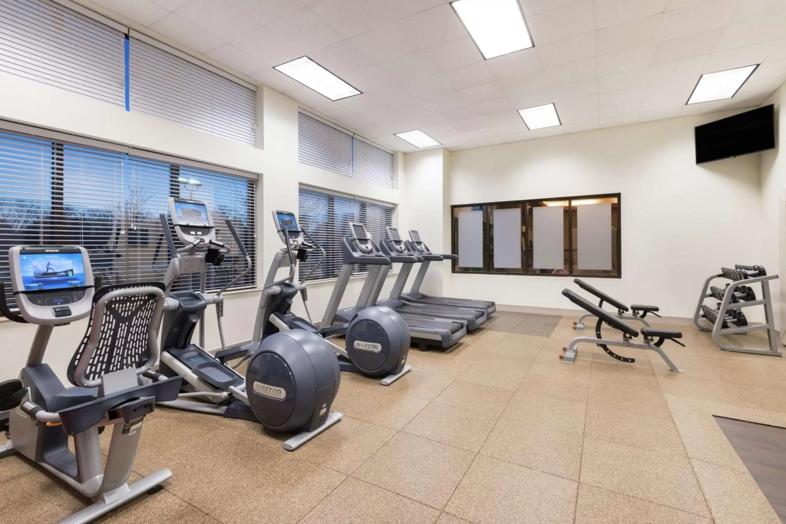 Fitness centre/facilities, Fitness Center/Facilities in Embassy Suites by Hilton Saint Louis Saint Charles