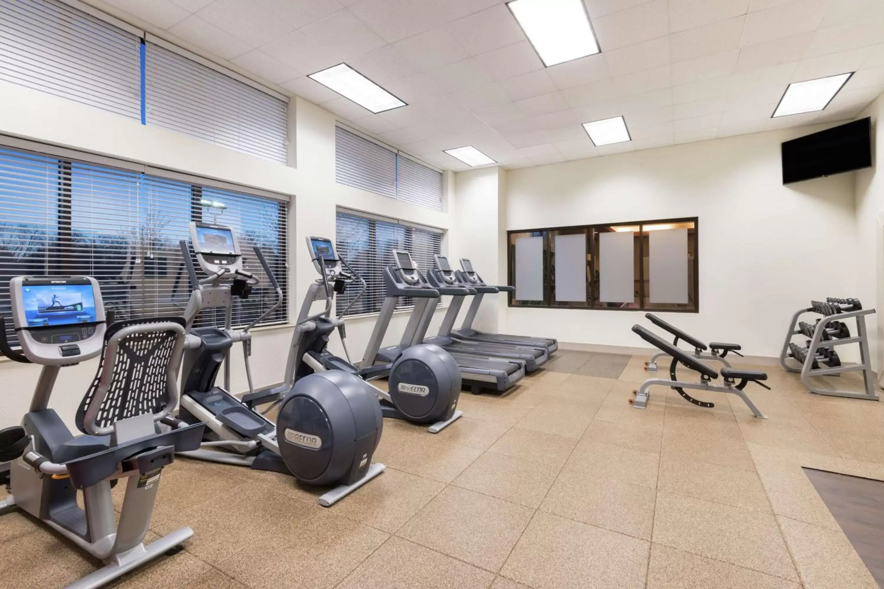 Fitness centre/facilities in Embassy Suites by Hilton Saint Louis Saint Charles Fitness centre/facilities in Embassy Suites by Hilton Saint Louis Saint Charles