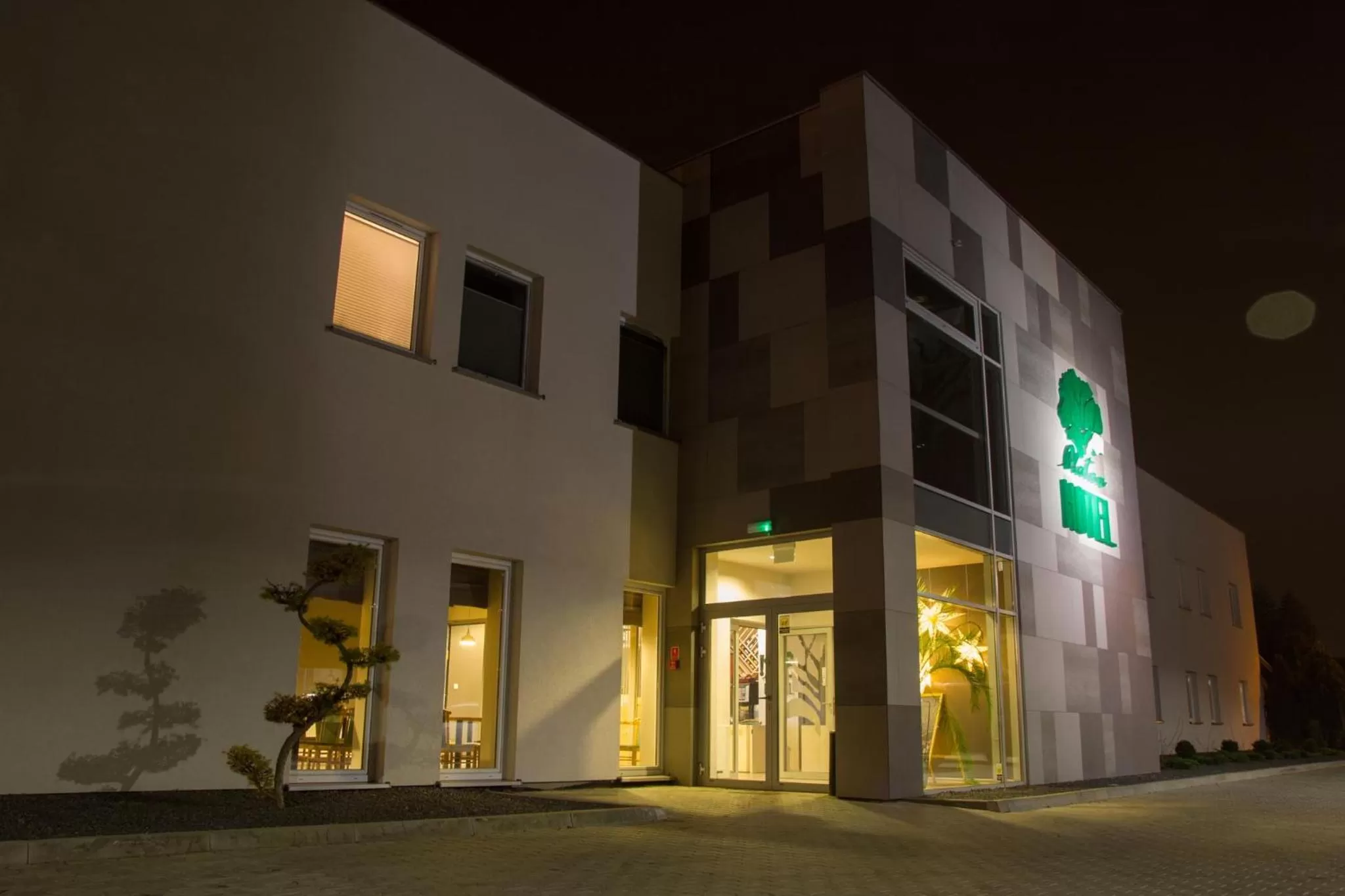 Facade/entrance in Hotel Platan