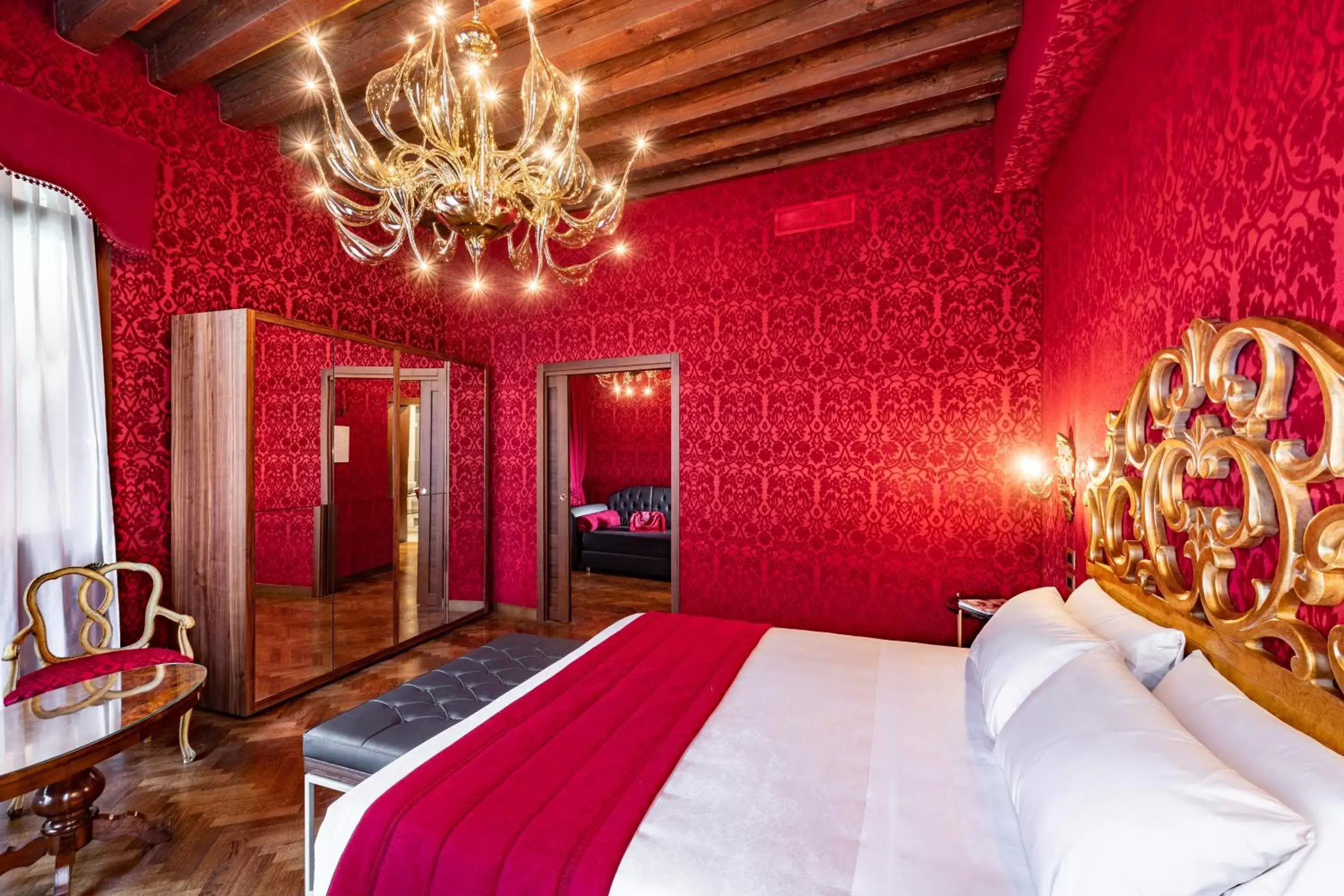 Photo of the whole room, Bed in Palazzo San Lorenzo
