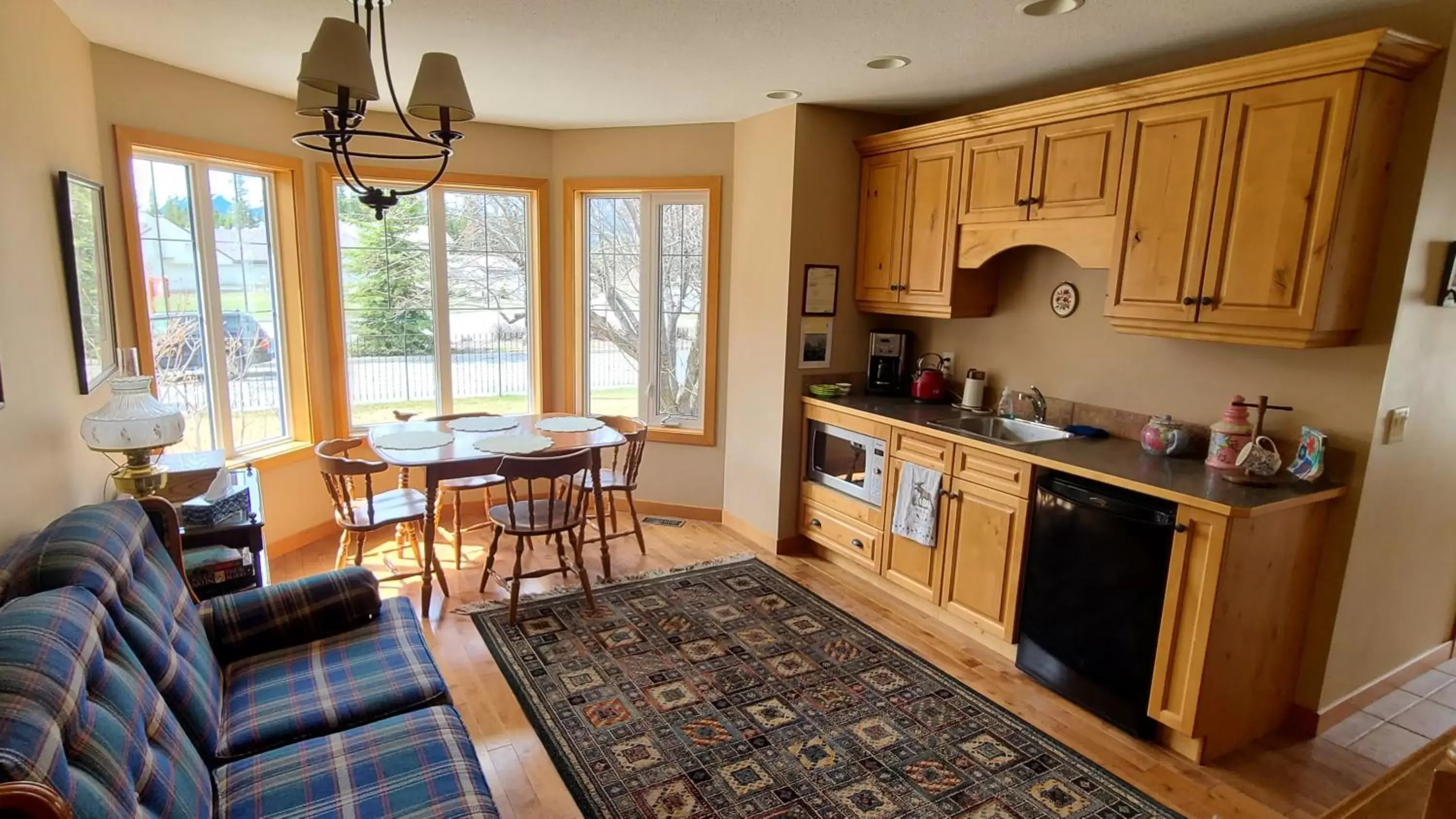 Kitchen or kitchenette, Kitchen/Kitchenette in The Poplar Inn