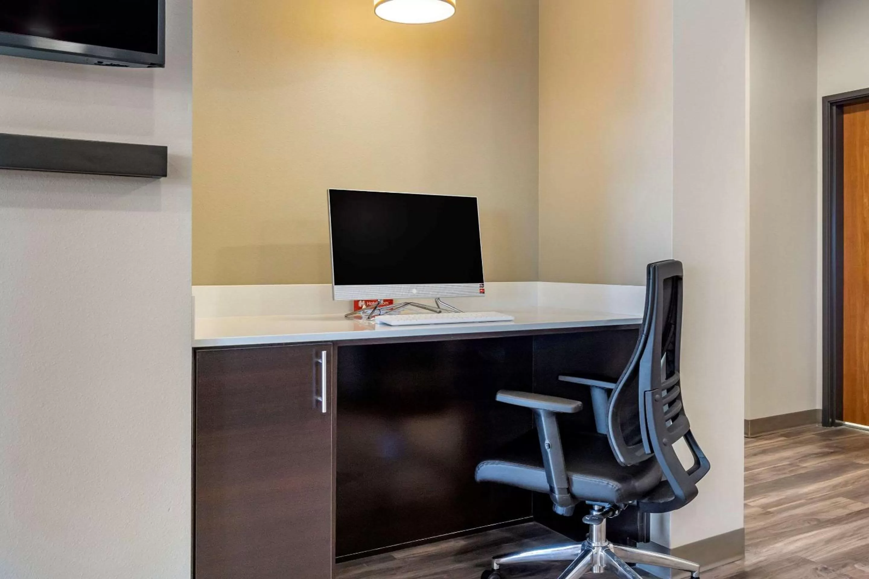 On site, TV/Entertainment Center in Sleep Inn & Suites Wenatchee-Leavenworth