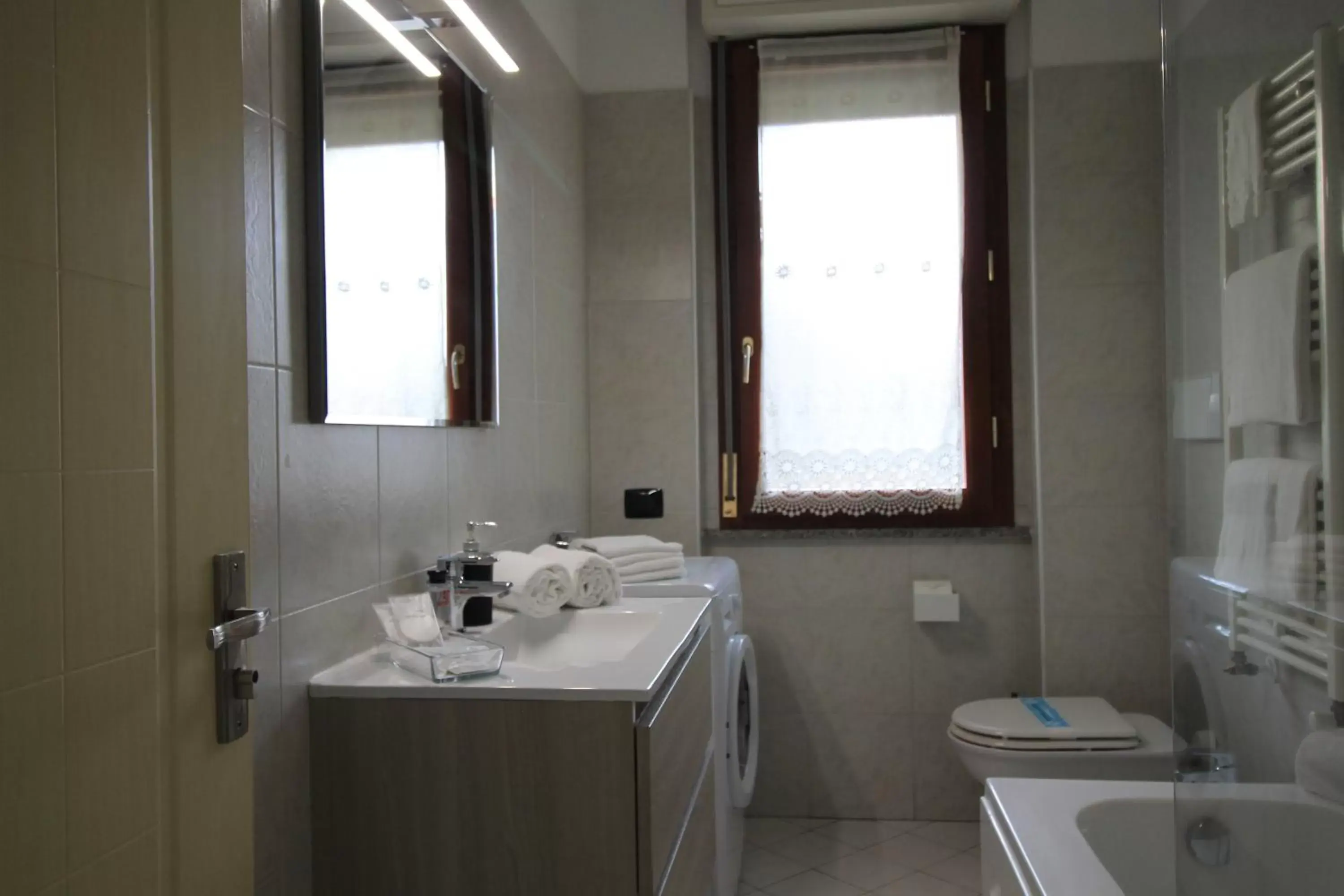 Bathroom in HQ Aparthotel Milano Inn - Smart Suites