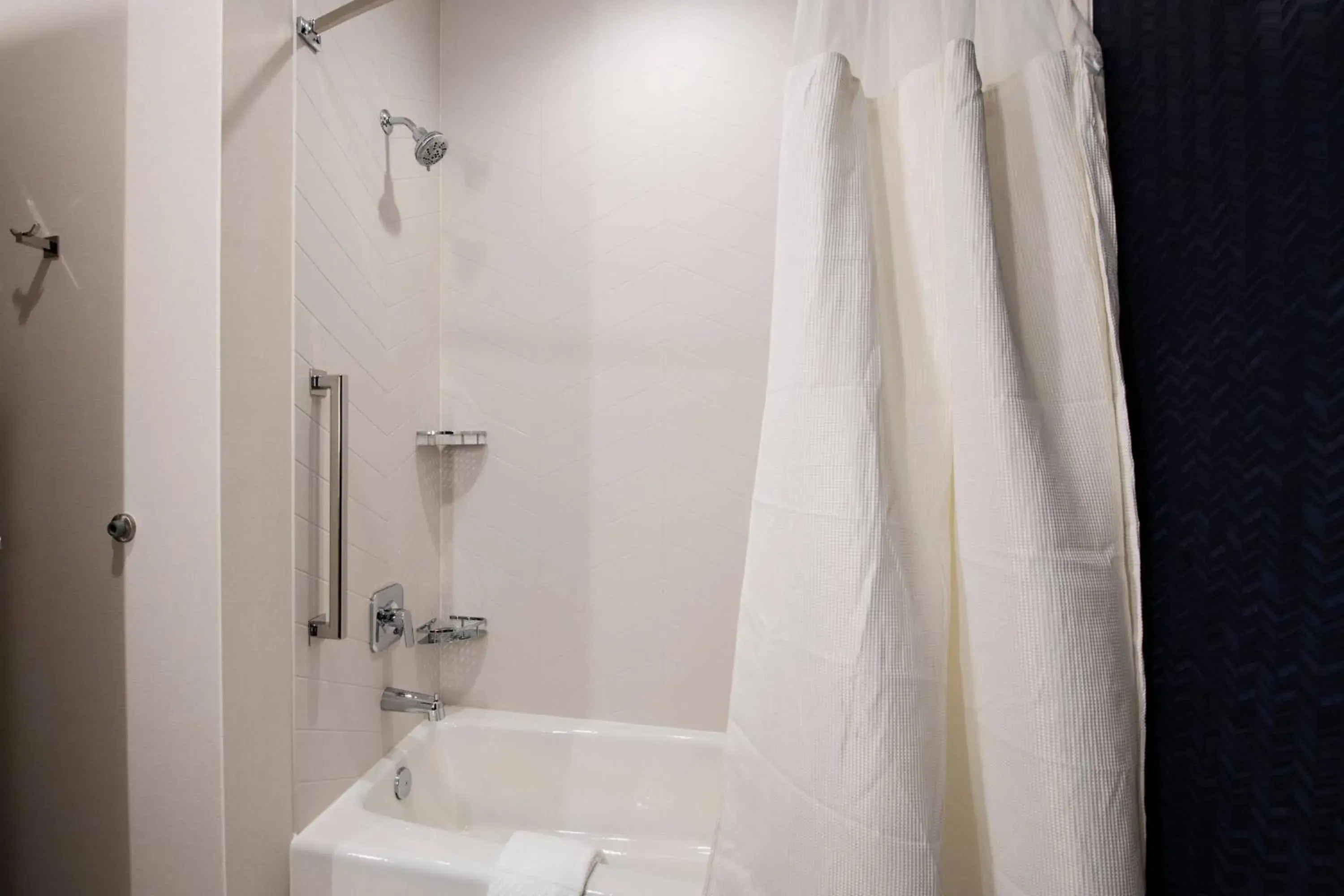 Bathroom in Fairfield Inn & Suites By Marriott Dayton North