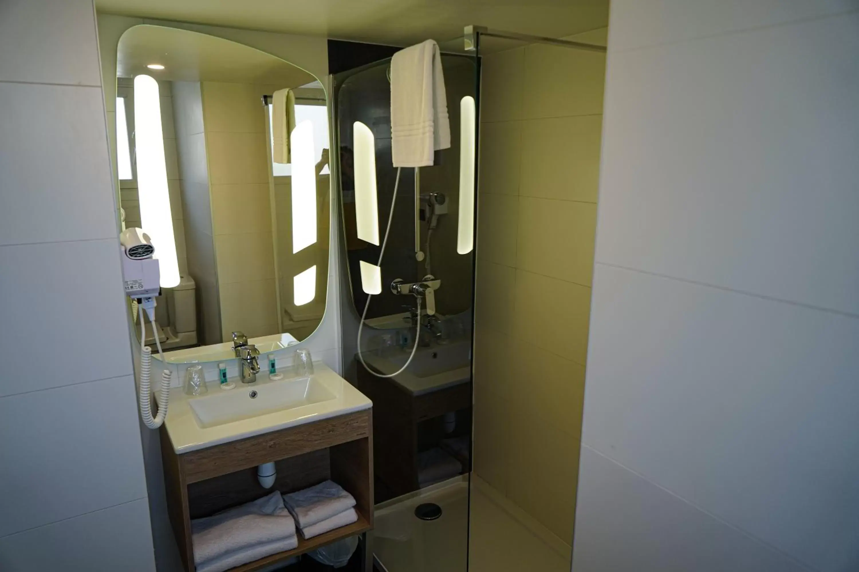 Toilet, Bathroom in ibis Styles Marseille Centre Prado Castellane