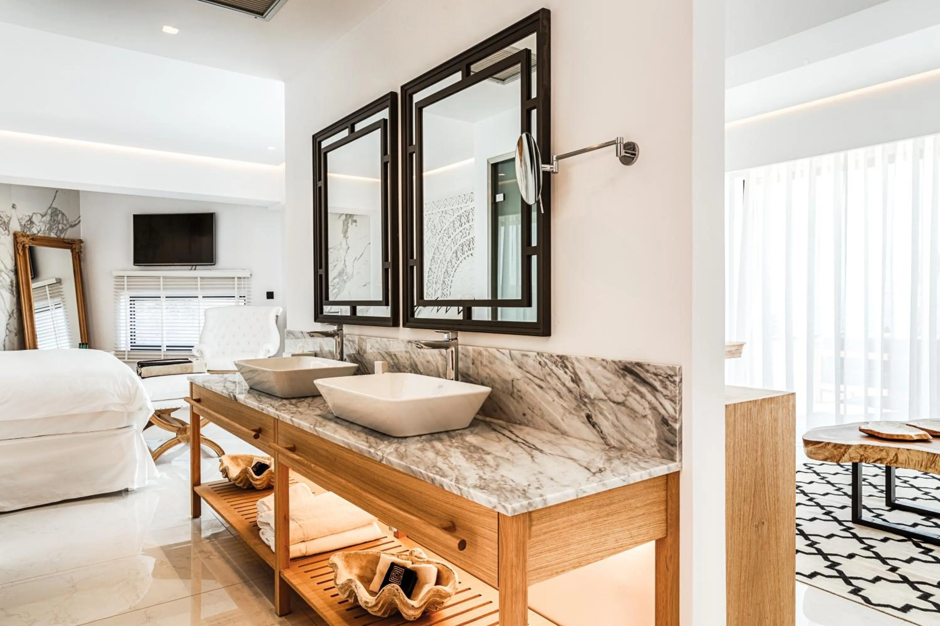Bathroom, Bed in Abaton Island Resort & Spa