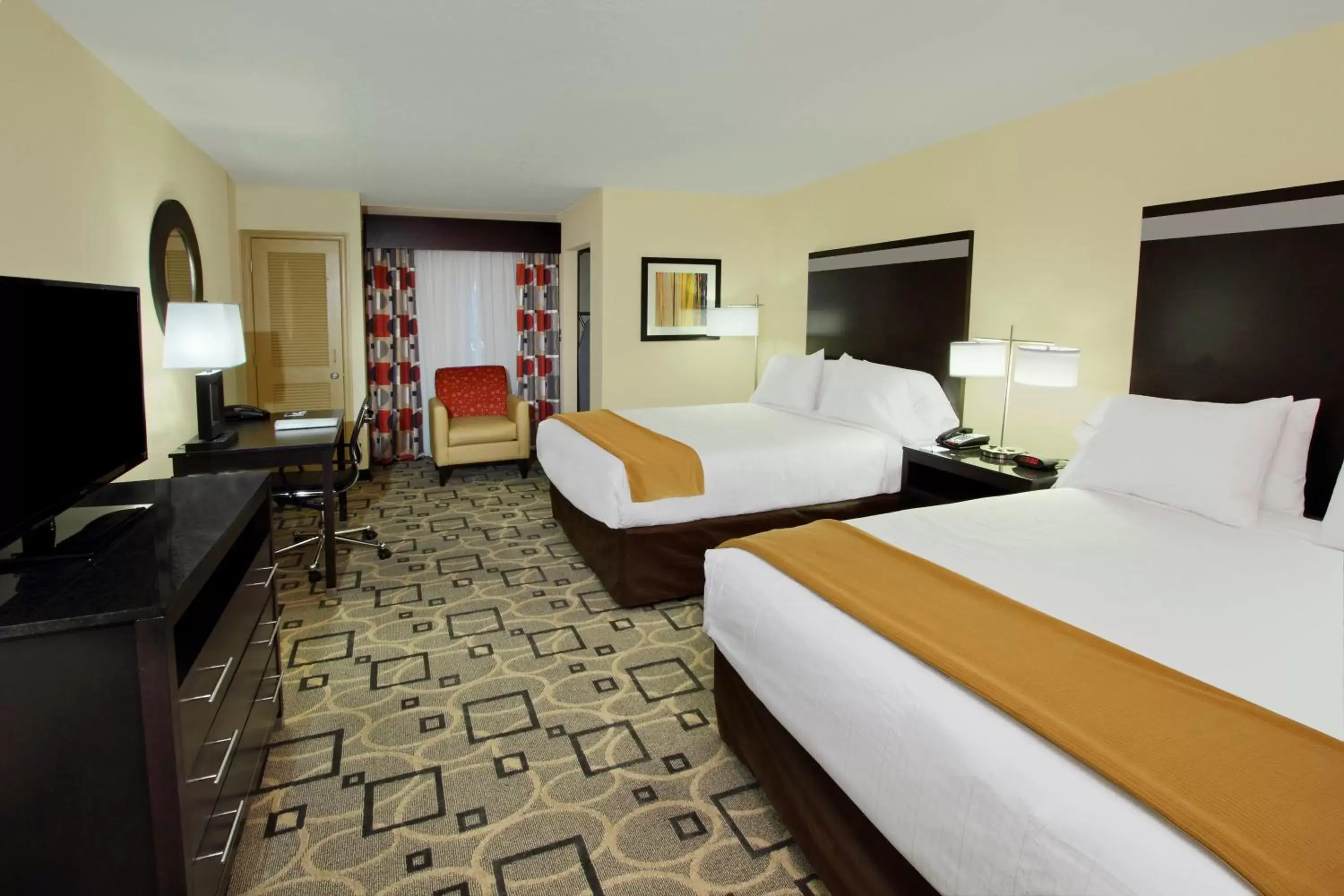 Photo of the whole room, Bed in Holiday Inn Express Augusta Downtown, an IHG Hotel