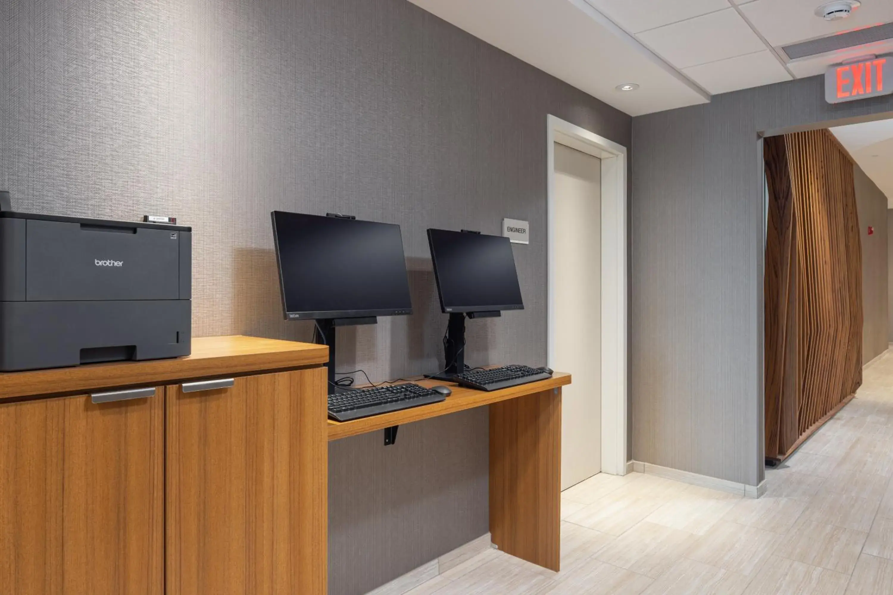 Business facilities, TV/Entertainment Center in SpringHill Suites by Marriott Tucson at The Bridges