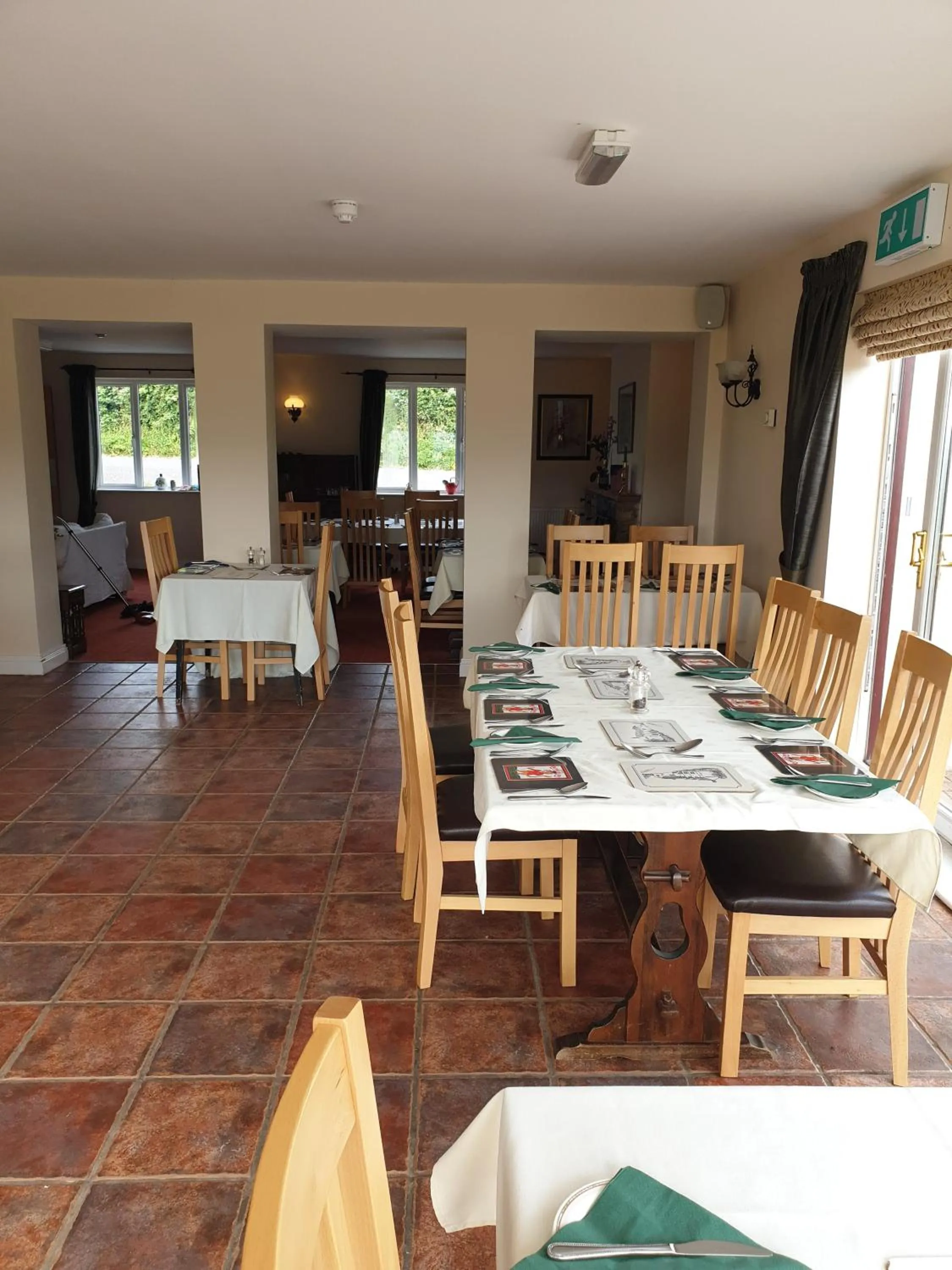 Restaurant/places to eat in the old red lion