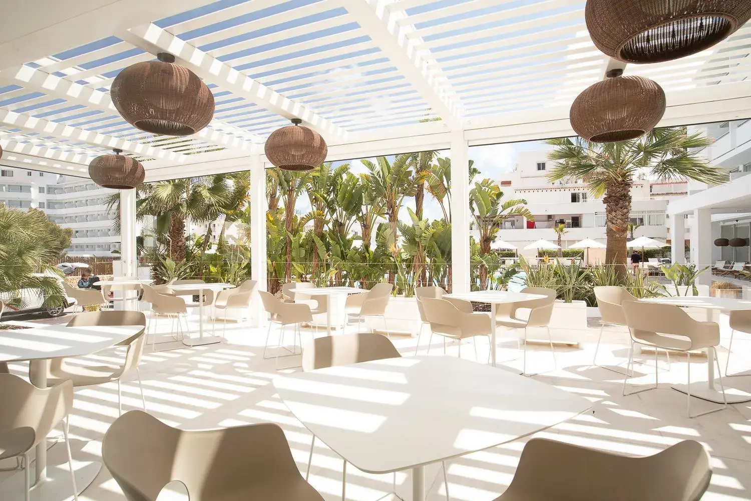 Patio, Restaurant/Places to Eat in Hotel Anfora Ibiza