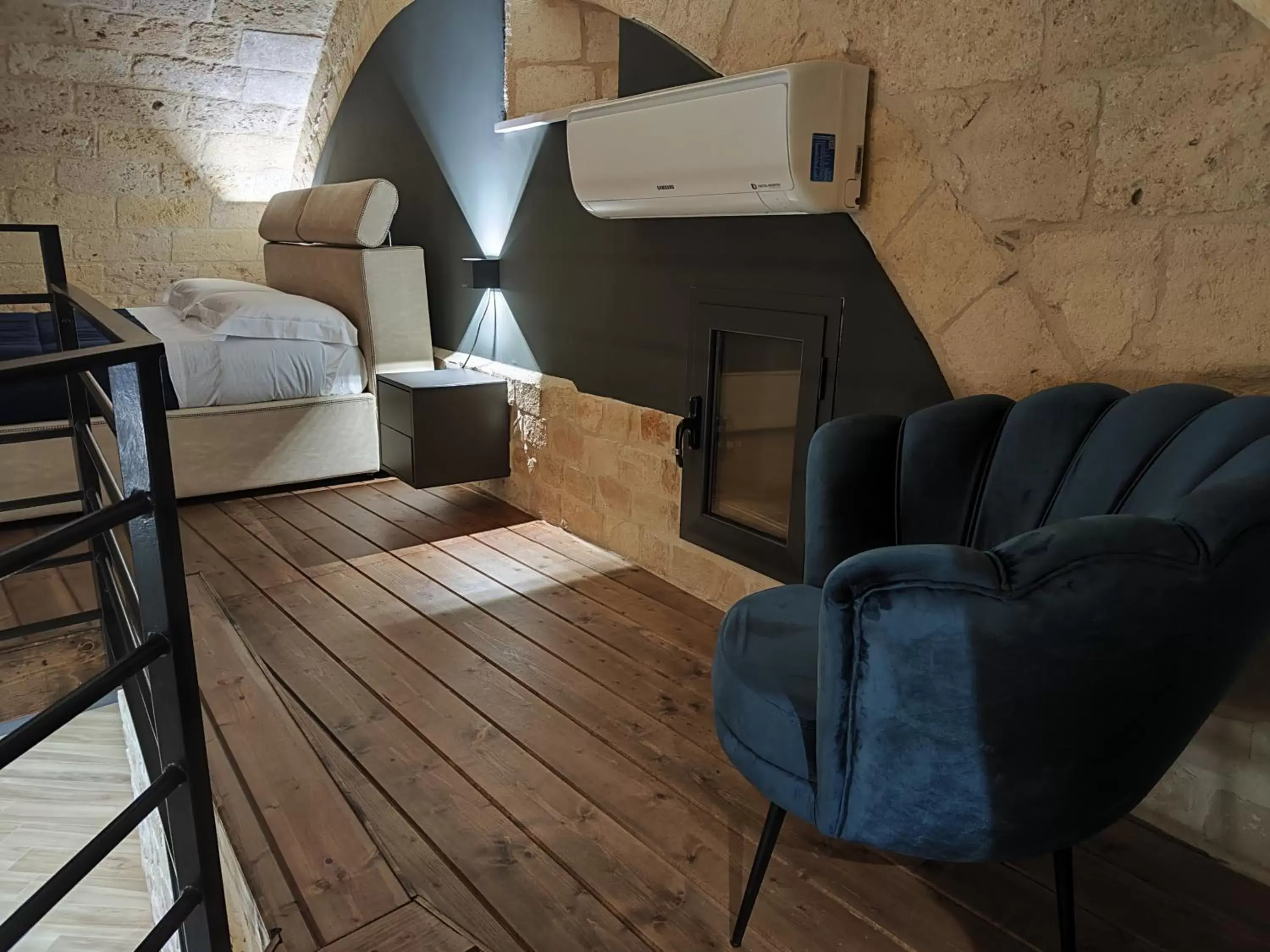 Seating Area in ROBERTO's Guest House