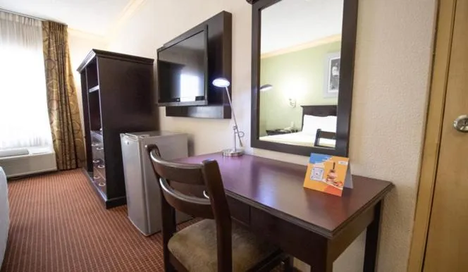 Standard King Room in Hotel Araiza Hermosillo