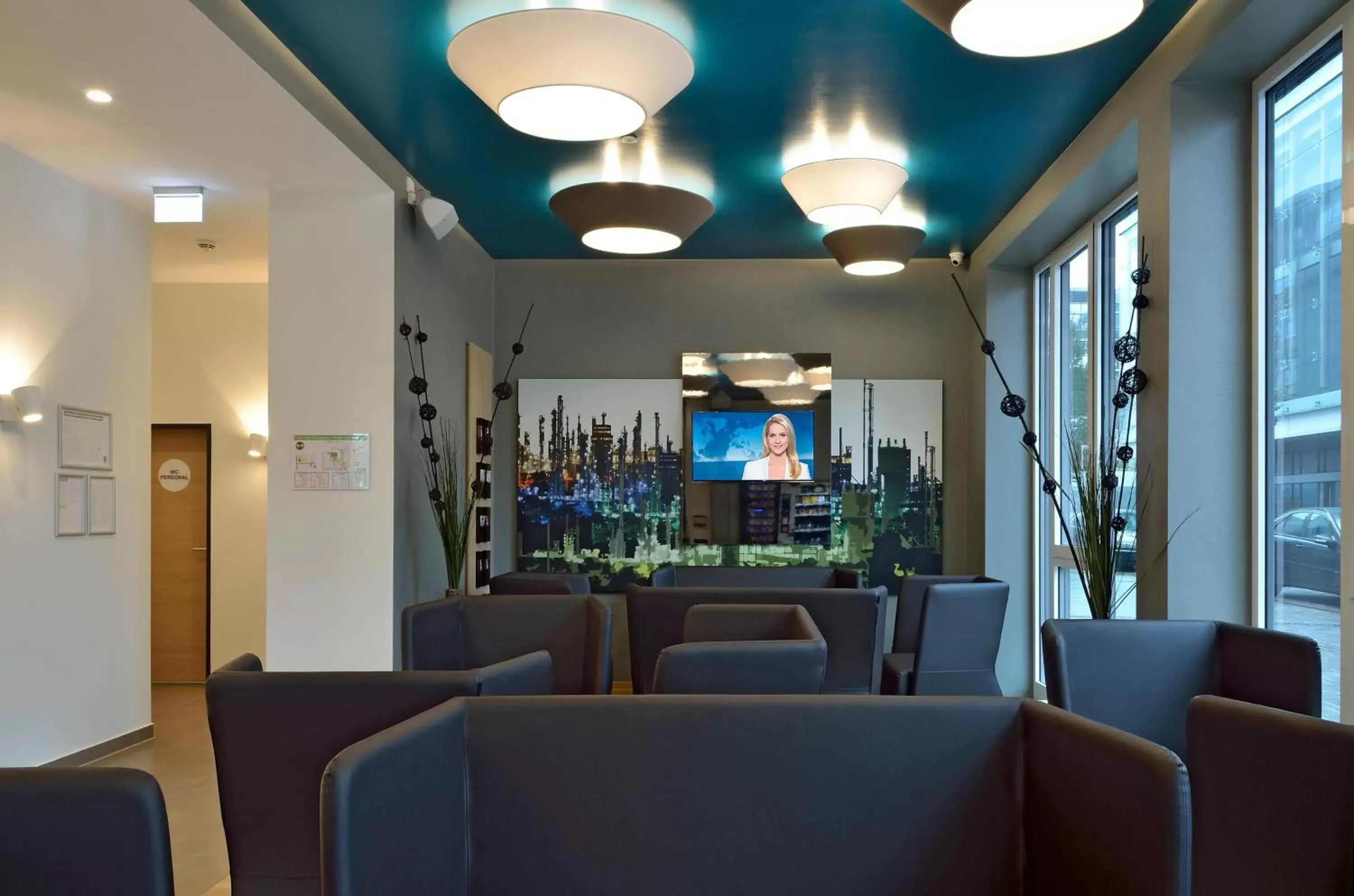 Lobby or reception, Lounge/Bar in B&B Hotel Ludwigshafen