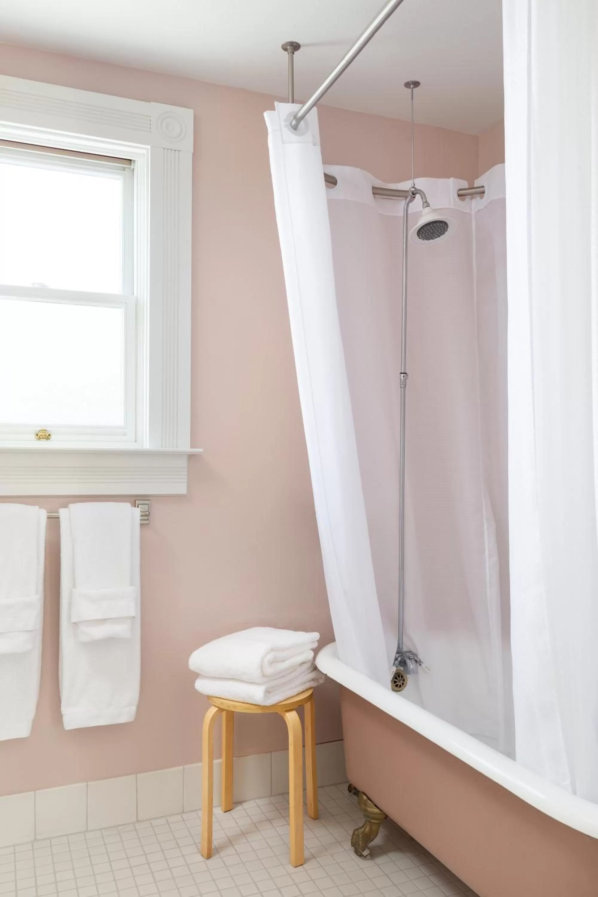 Shower in Garden Street Inn Downtown San Luis Obispo, A Kirkwood Collection Hotel