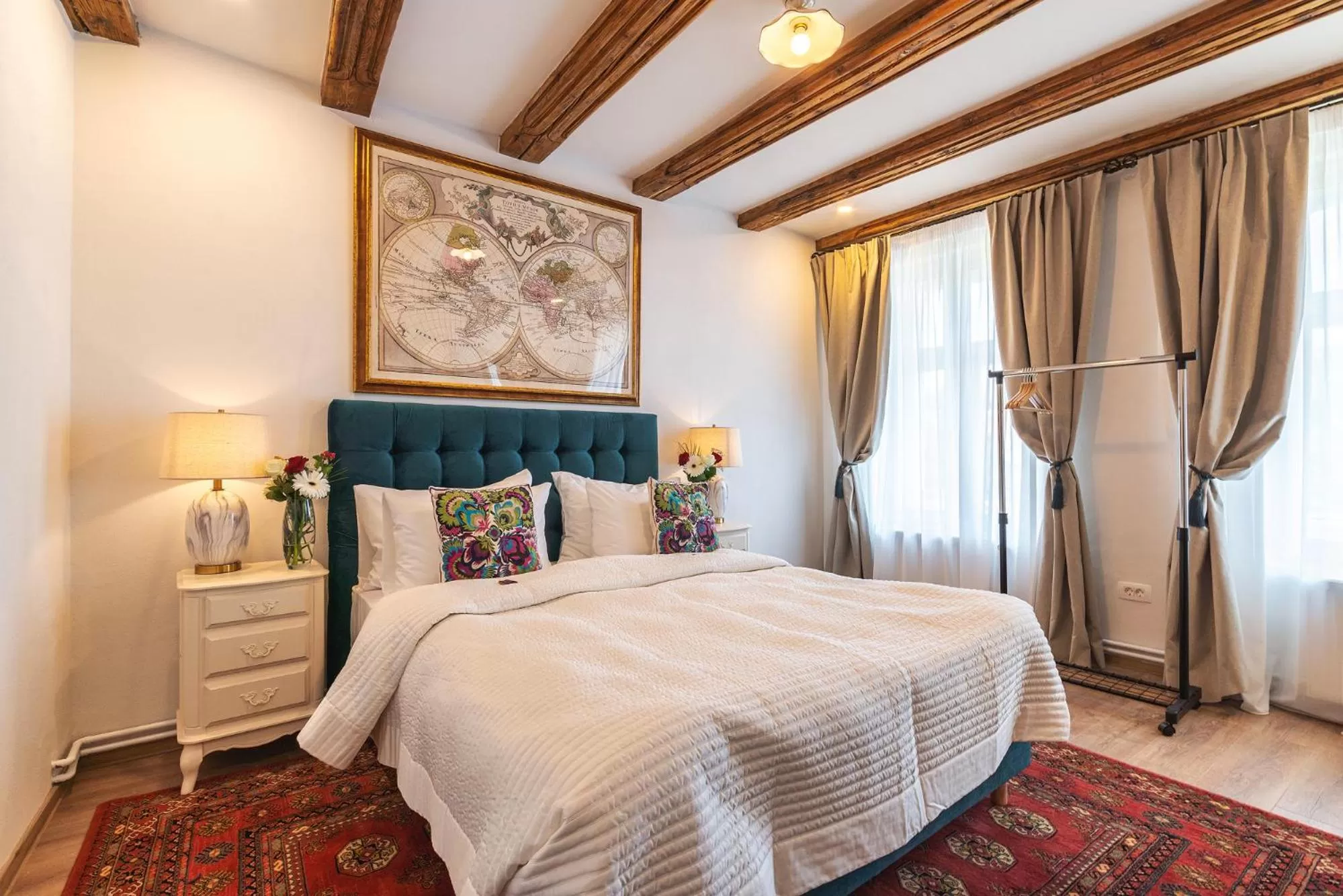 Bed in Nikolas Haus Premium Historic Center Stay & Free Parking