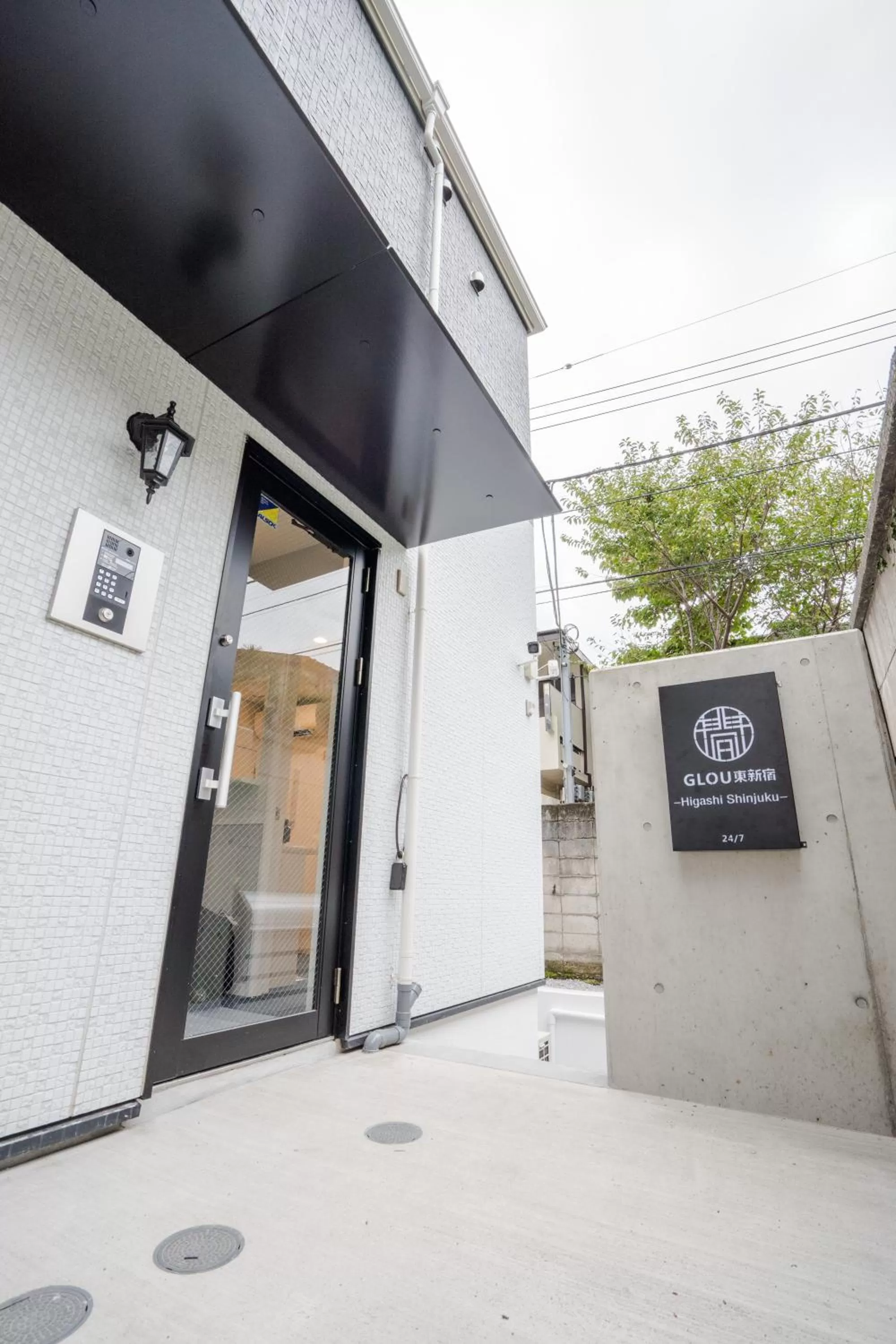 Facade/entrance in GLOU Higashi Shinjuku