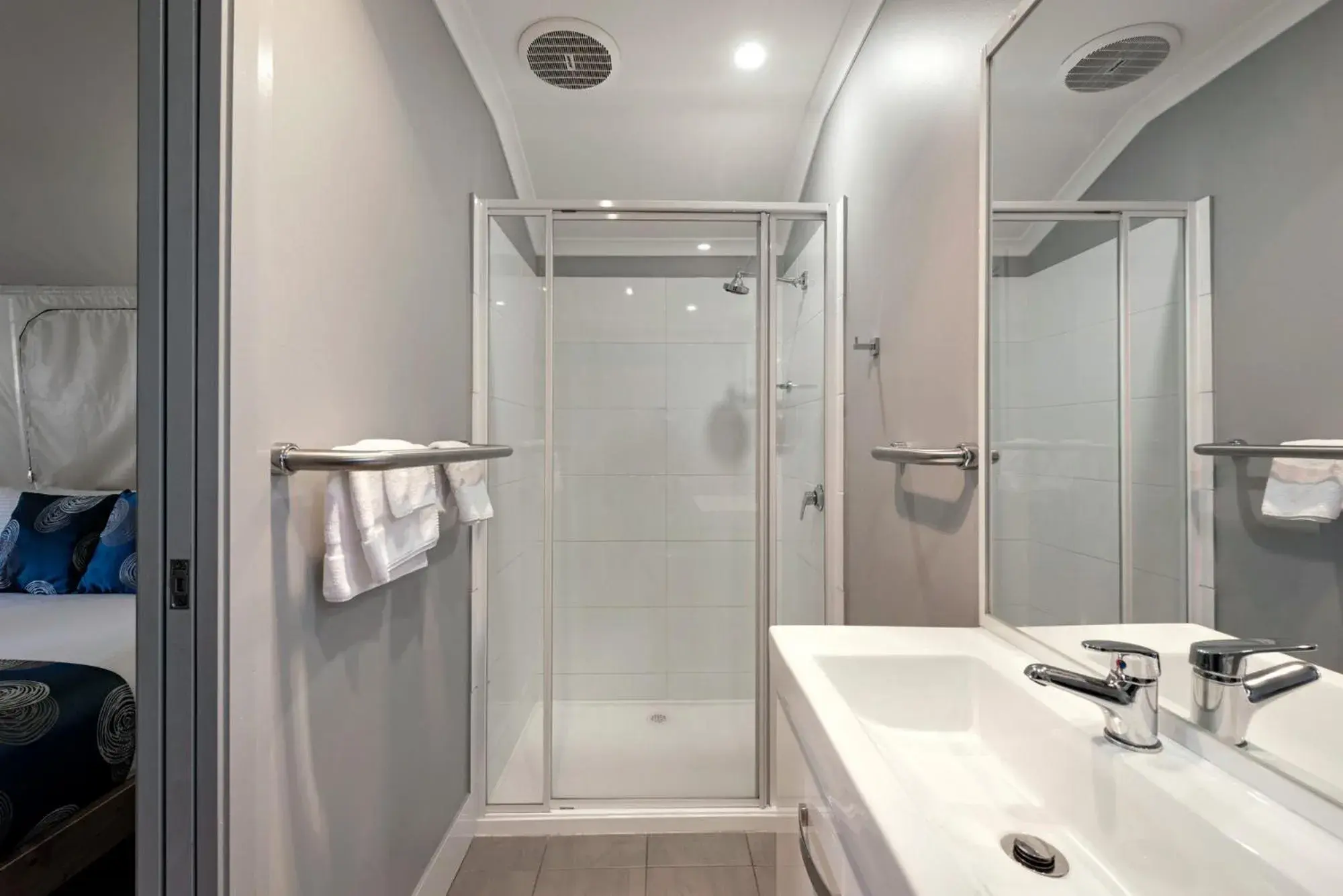 Bathroom in Discovery Parks - Dubbo Bathroom in Discovery Parks - Dubbo