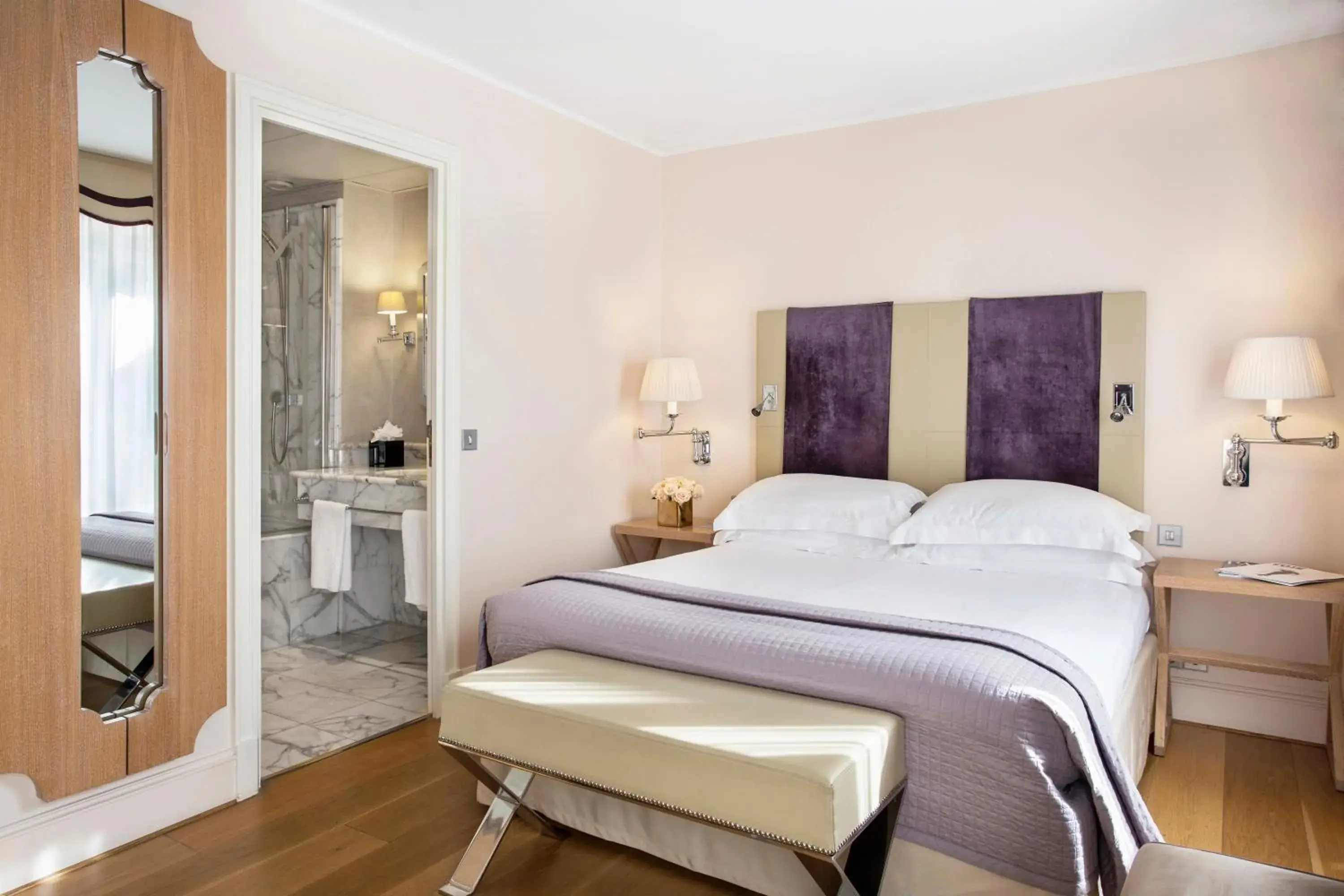 Superior Room in Castille Paris – Starhotels Collezione