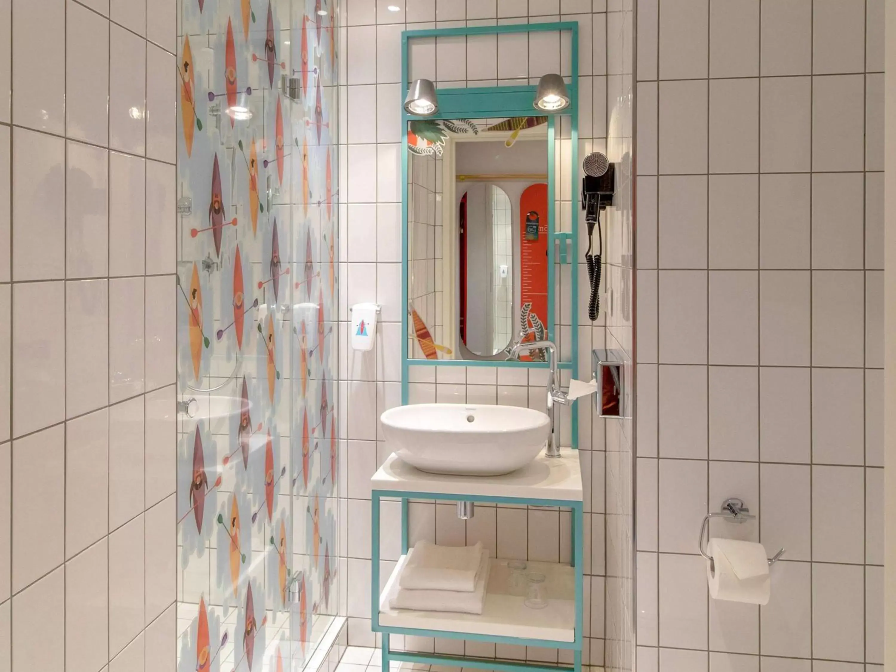 Photo of the whole room, Bathroom in ibis Styles Warszawa Centrum