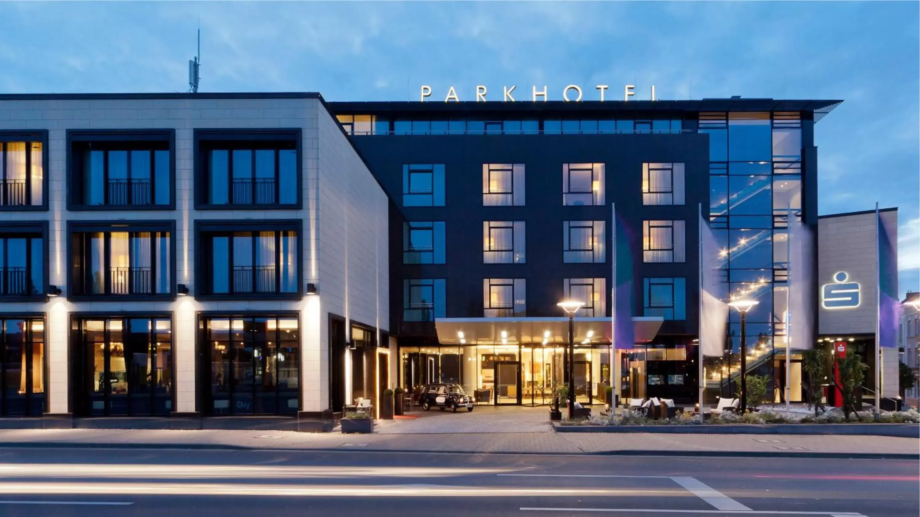 Facade/entrance, Property Building in Welcome Parkhotel Euskirchen