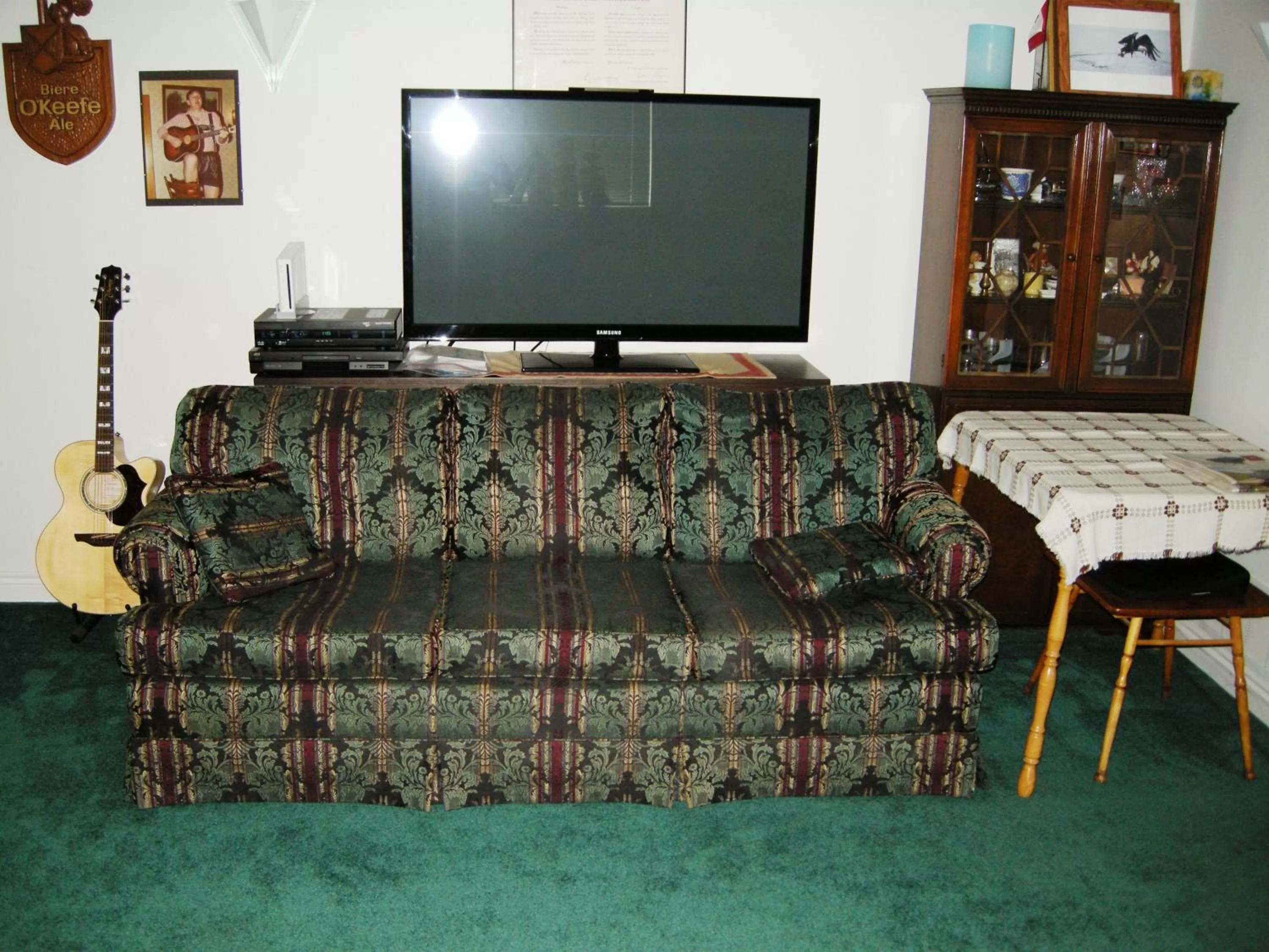 TV and multimedia in Tucked Inn the Harbour B&B