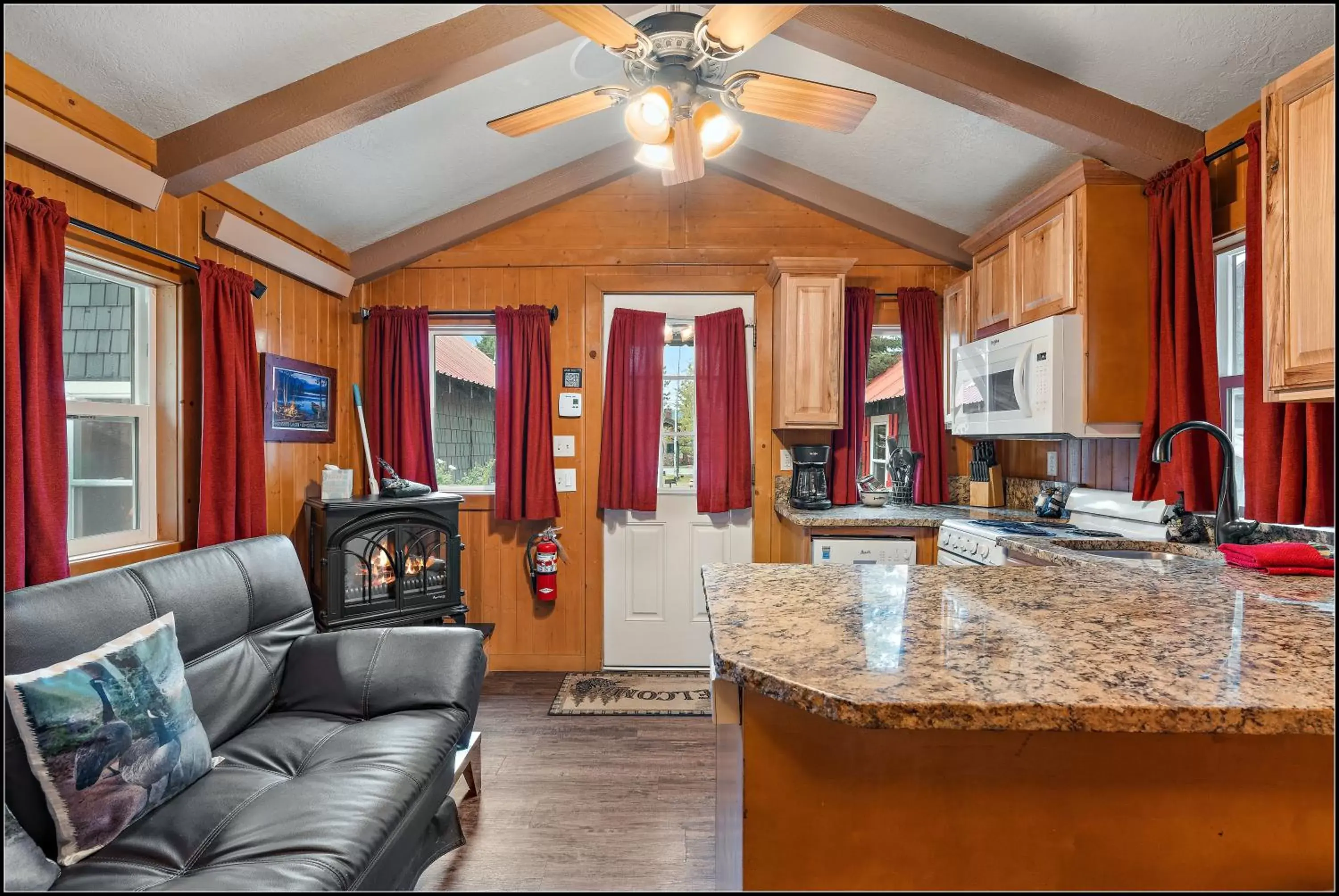 TV and multimedia, Seating Area in Brundage Bungalows