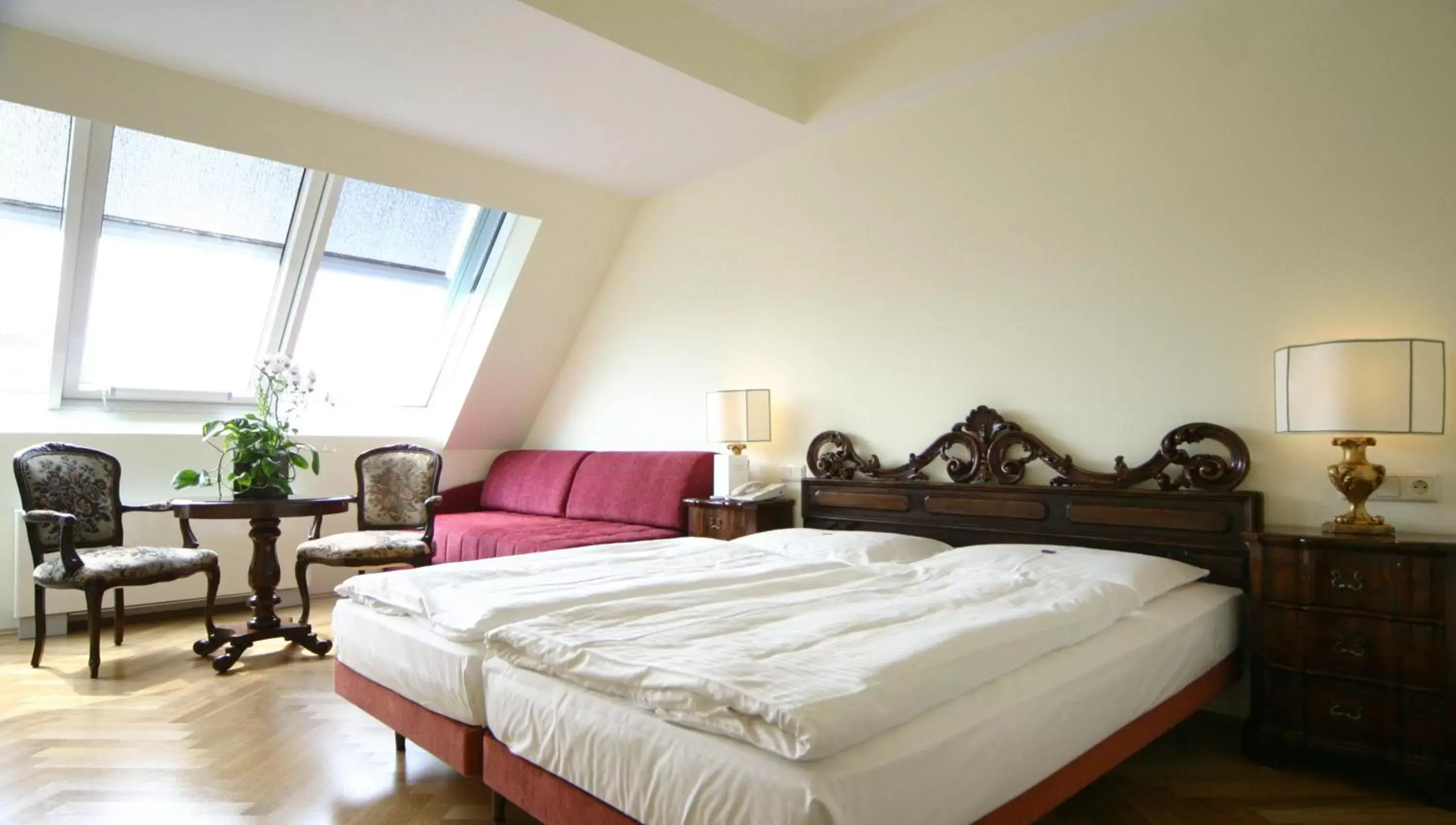 Superior Double Room in Hotel Royal Superior Double Room in Hotel Royal