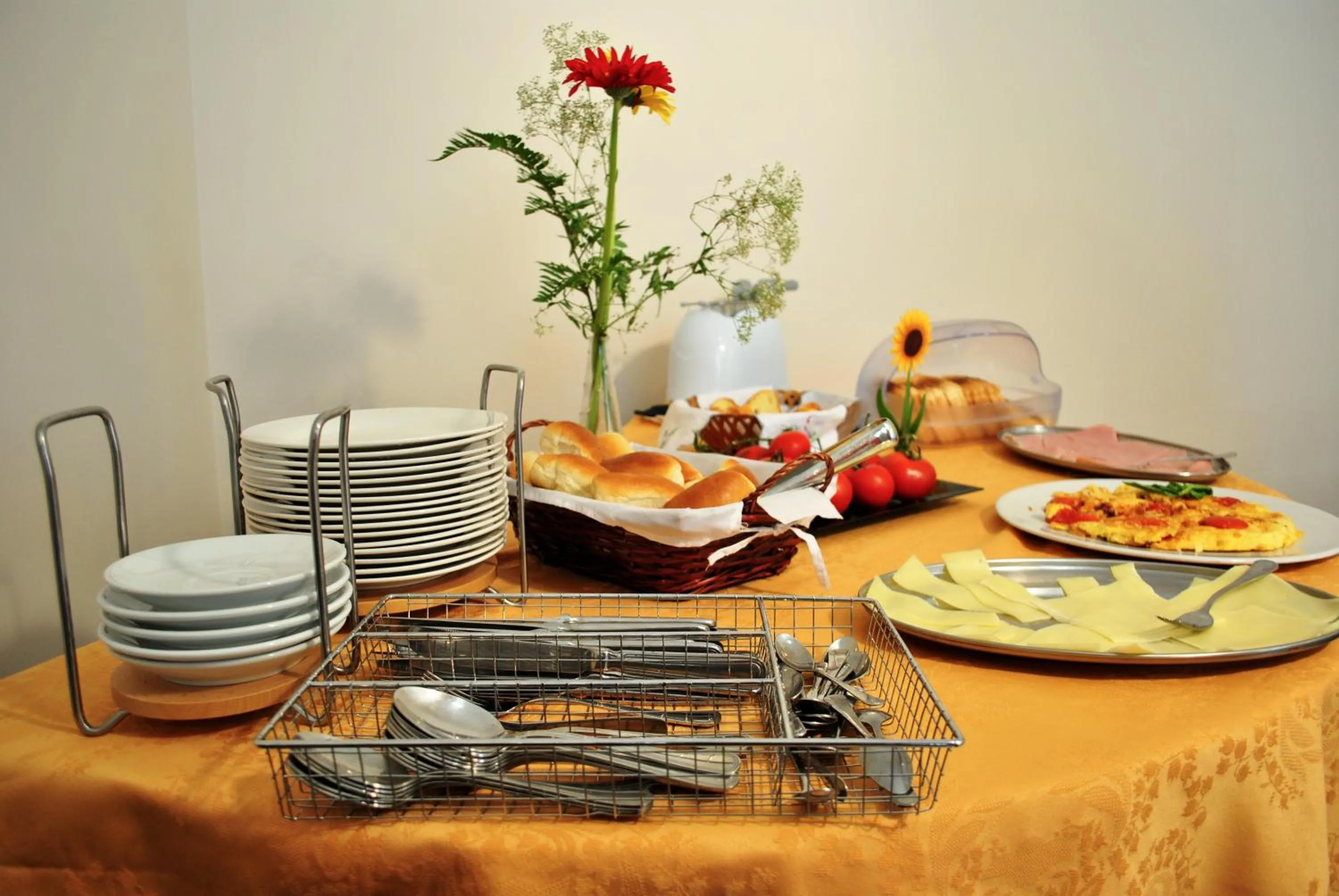 Restaurant/places to eat in Hotel Columbia