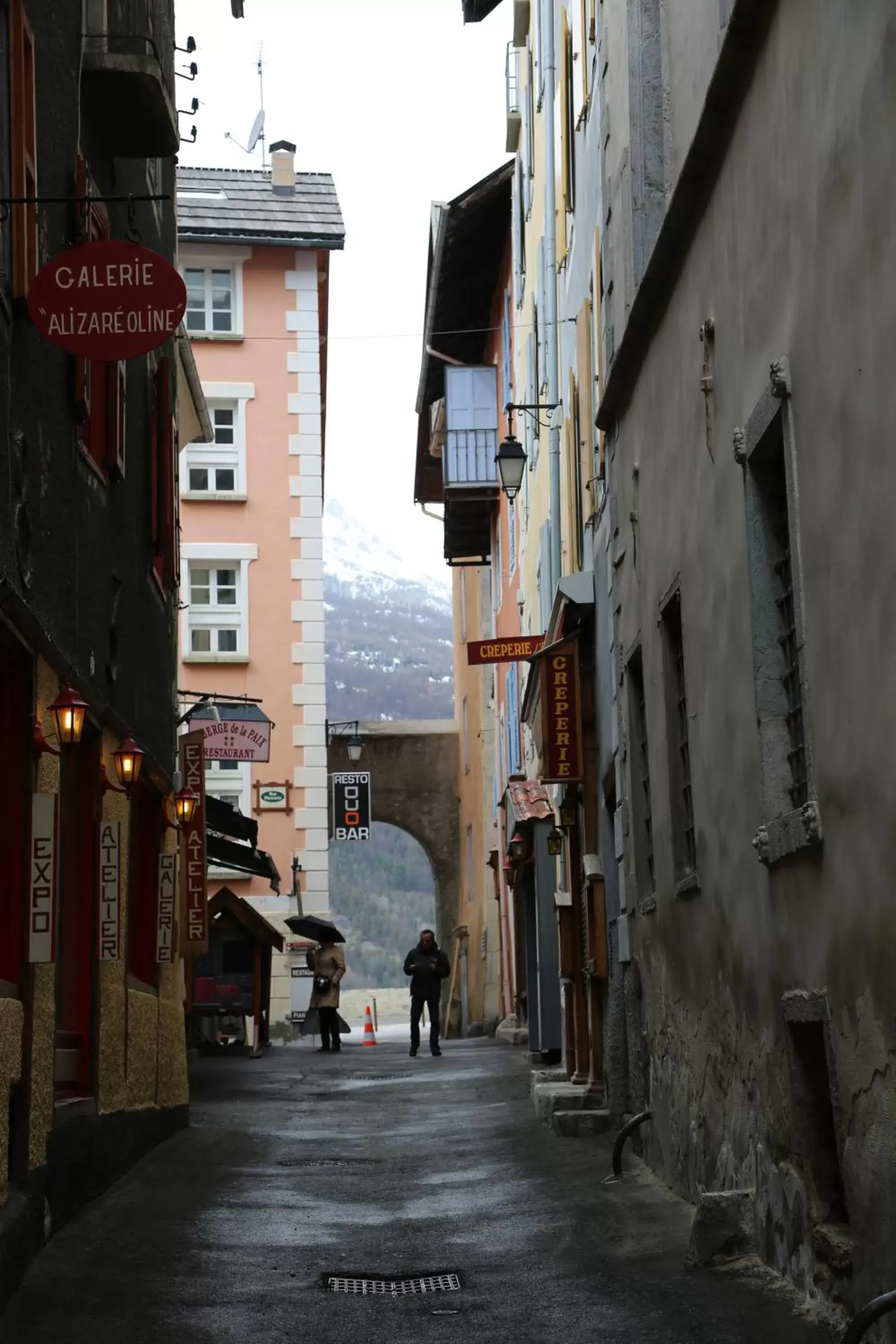 Facade/entrance, Neighborhood in Auberge de la Paix