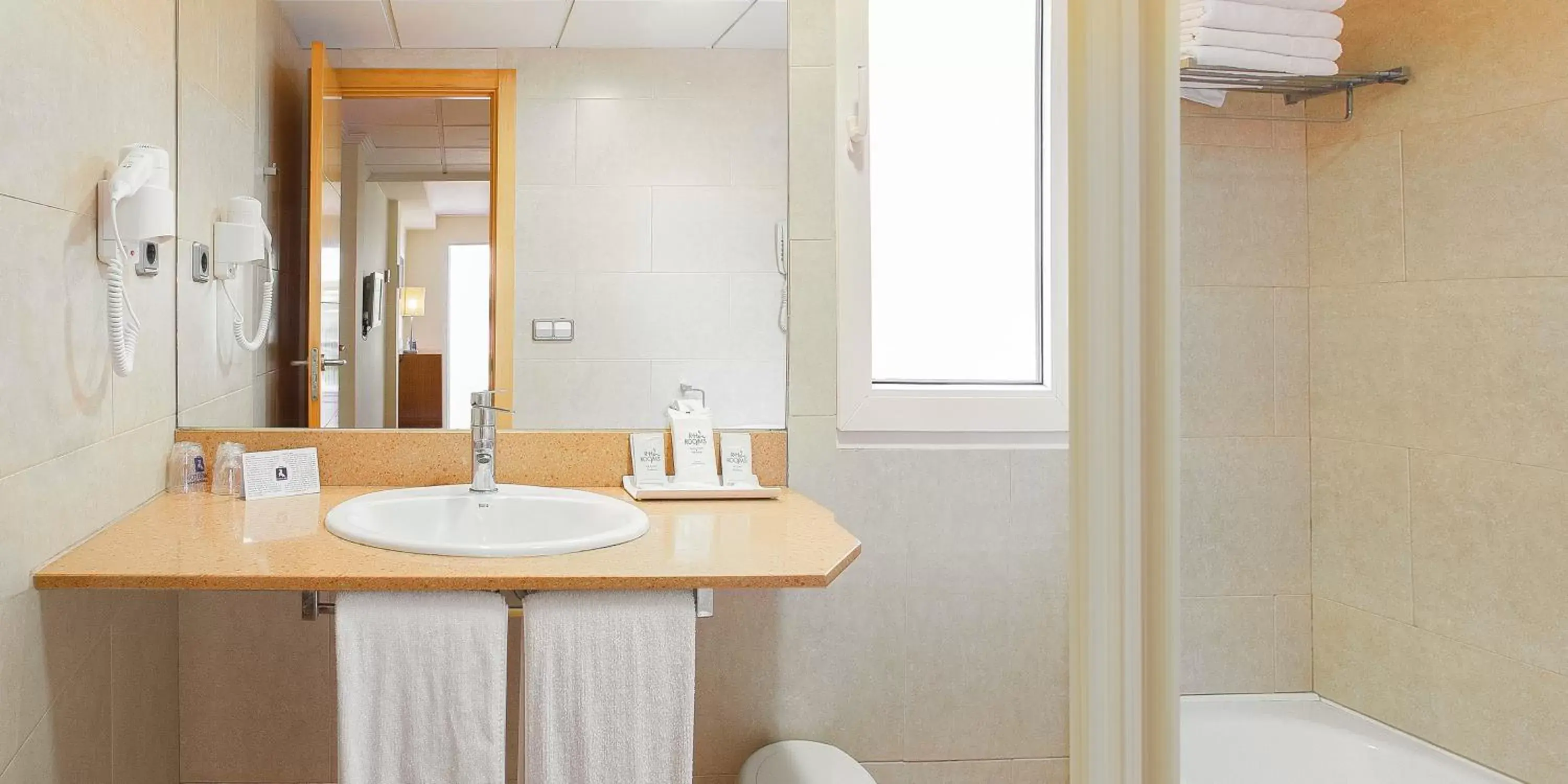 Bathroom in Hotel RH Casablanca Suites Bathroom in Hotel RH Casablanca Suites