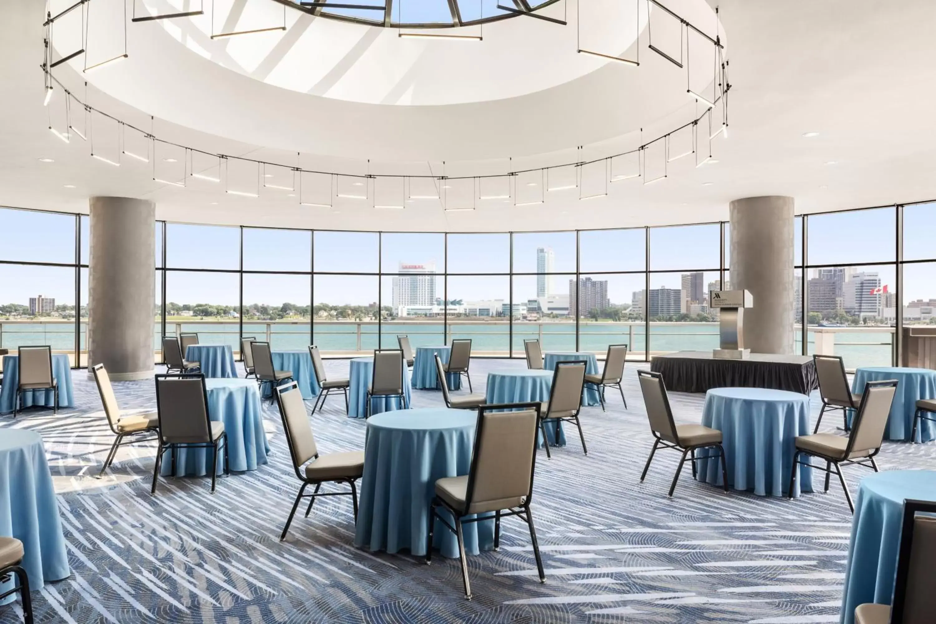 Meeting/conference room, Restaurant/Places to Eat in Detroit Marriott at the Renaissance Center