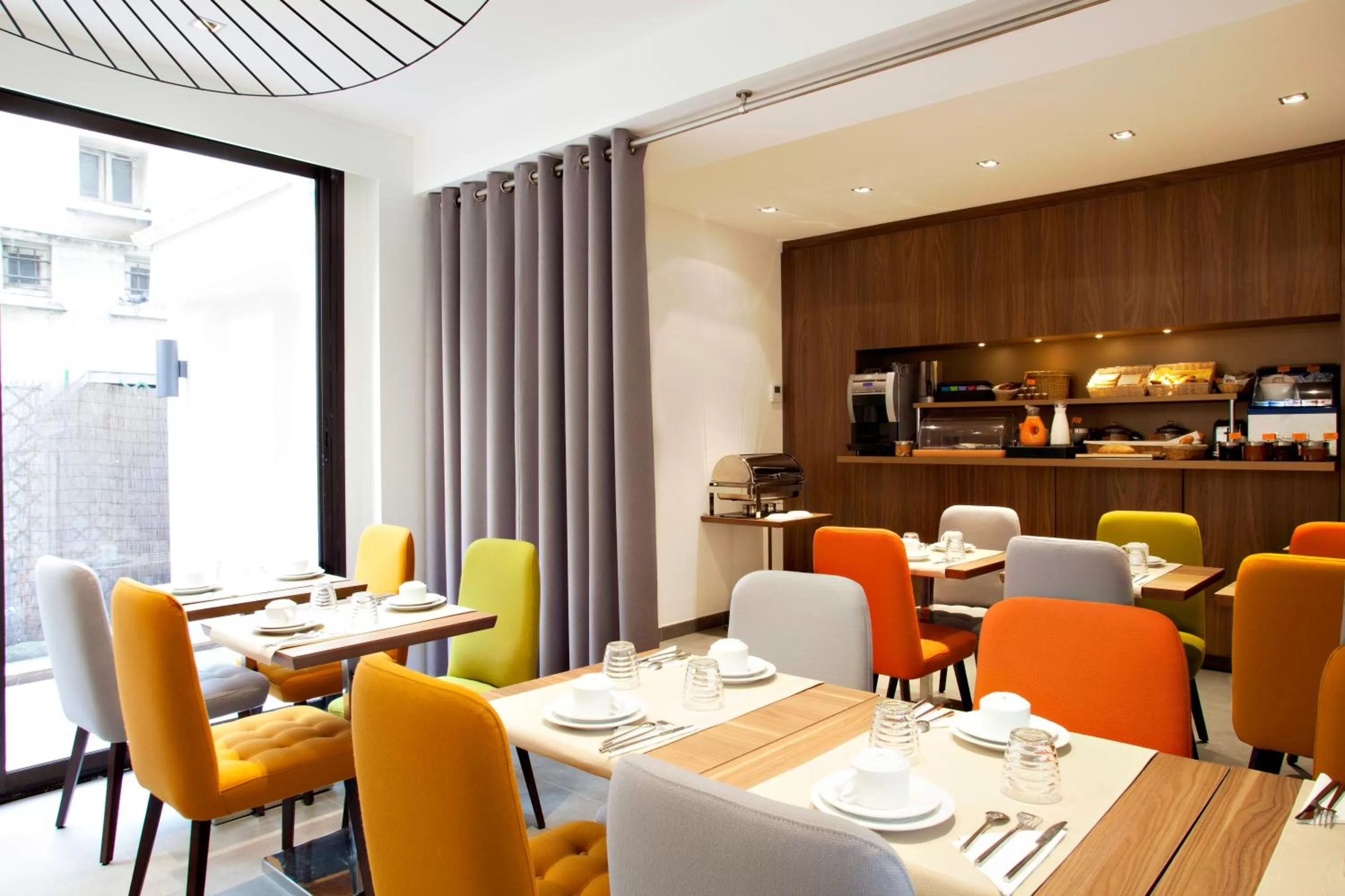 Restaurant/places to eat in Best Western Plus 61 Paris Nation Hotel