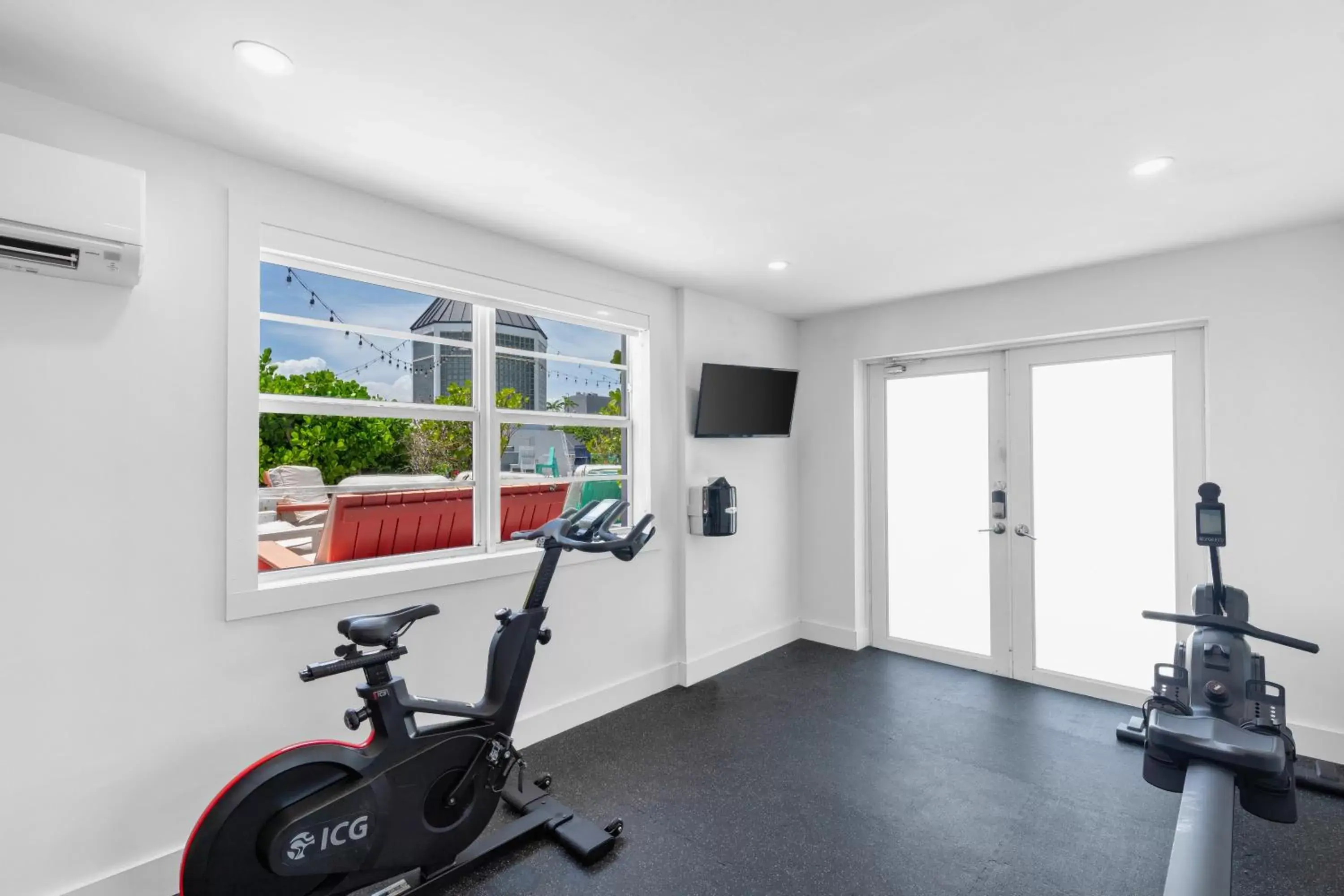 Fitness centre/facilities, Fitness Center/Facilities in Townhouse by Luxurban