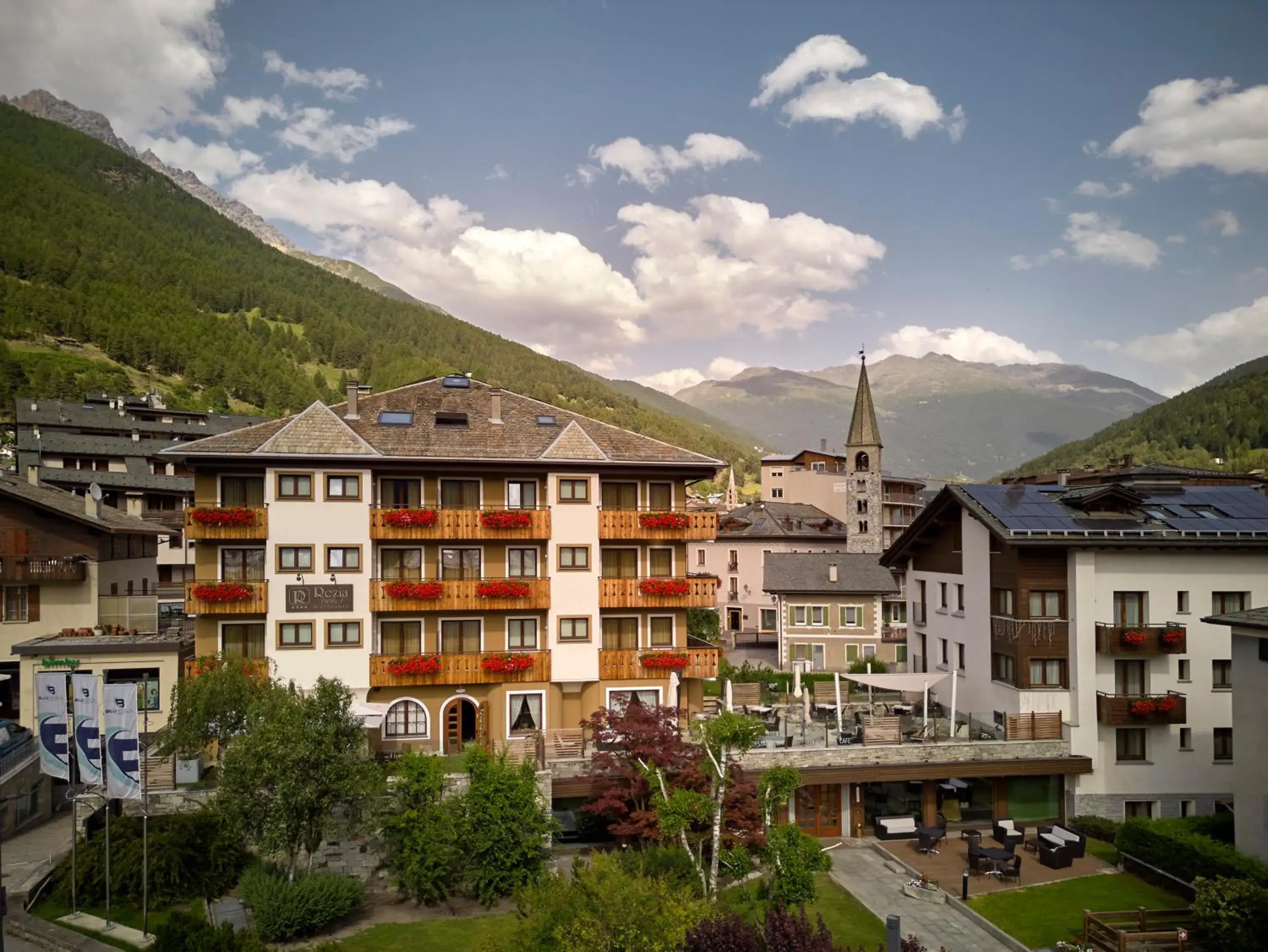 Facade/entrance in Rezia Hotel Bormio