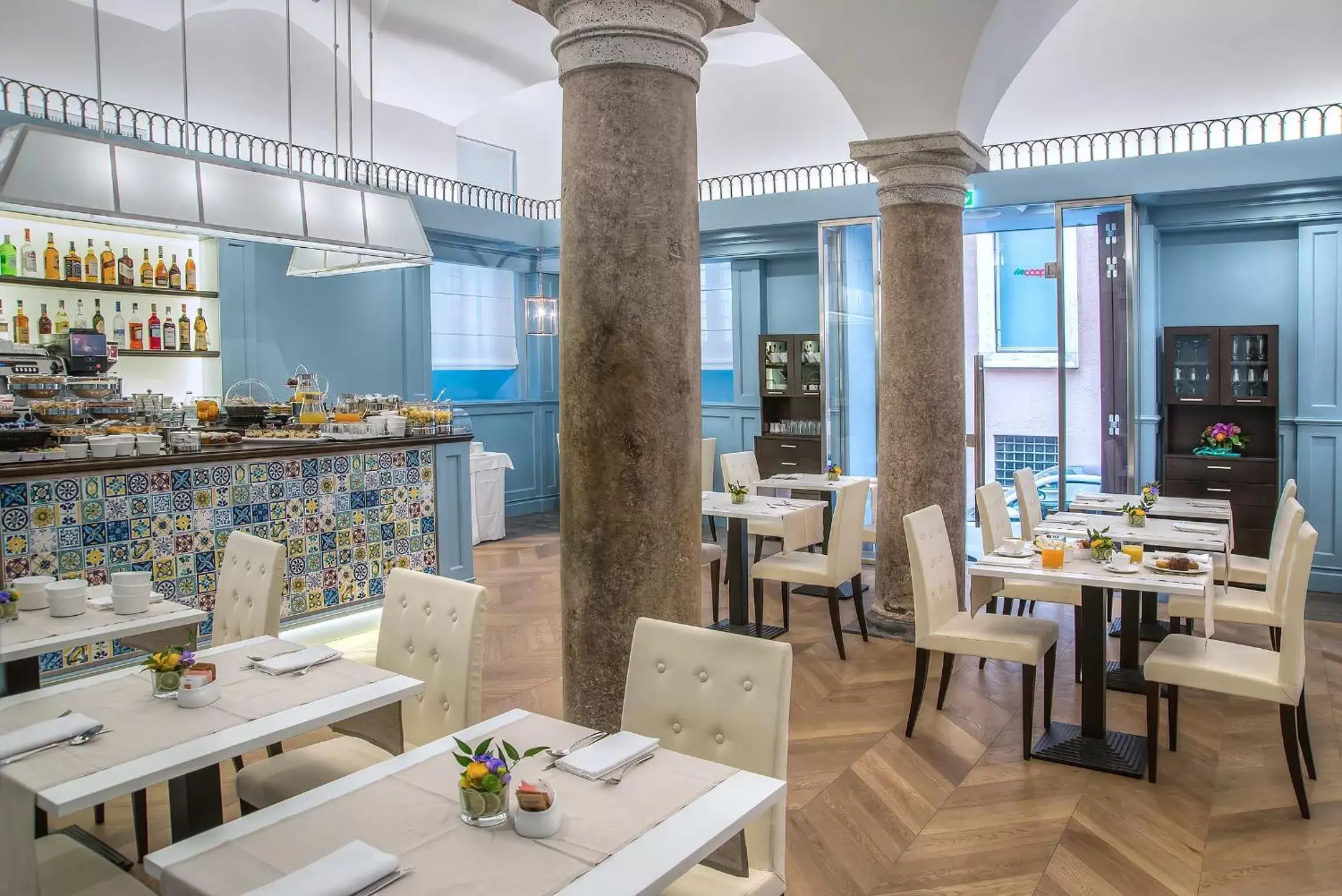 Restaurant/Places to Eat in Hotel Martis Palace