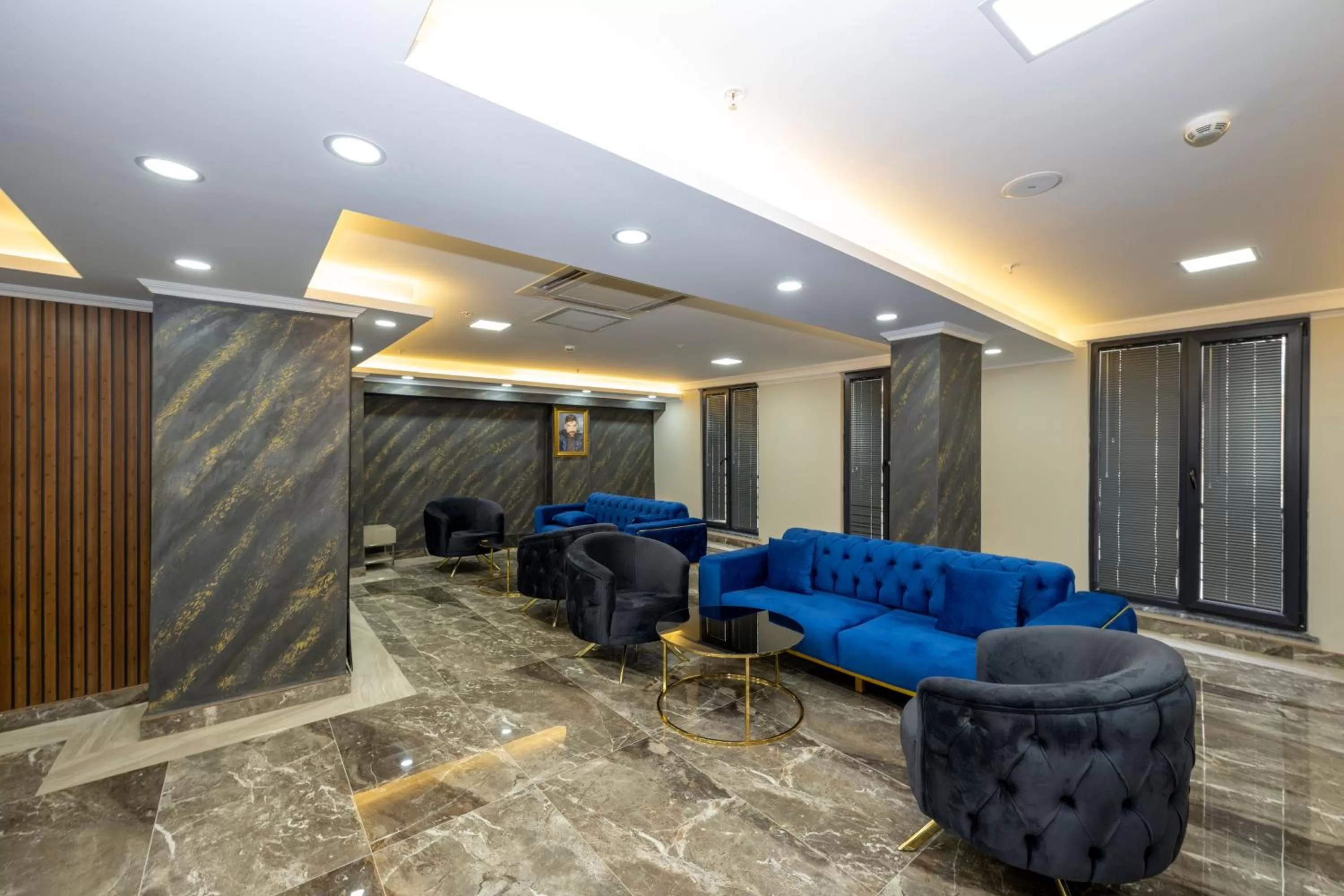 SKYSTAR DELUXE HOTEL