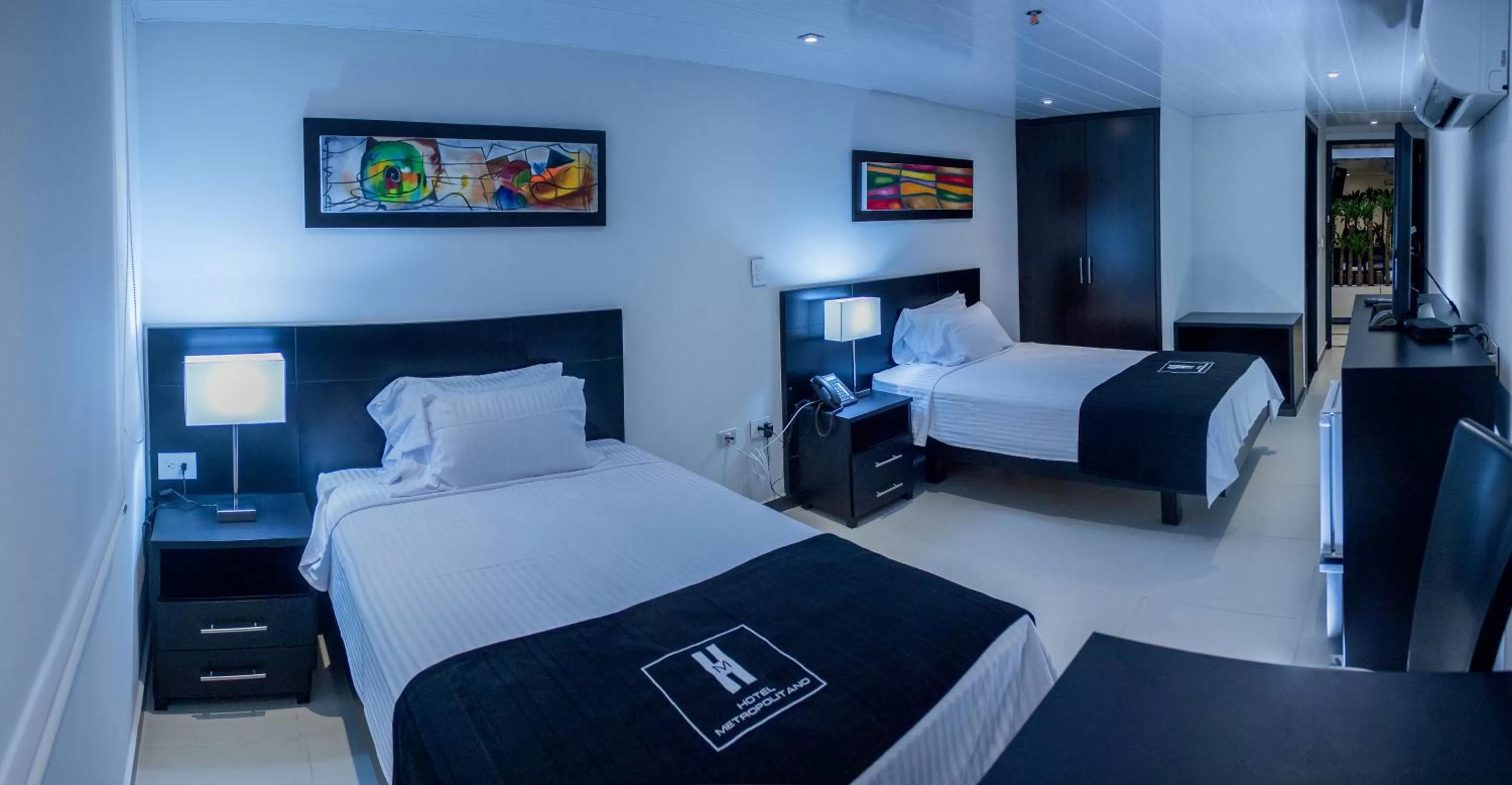 Bed in Hotel Metropolitano