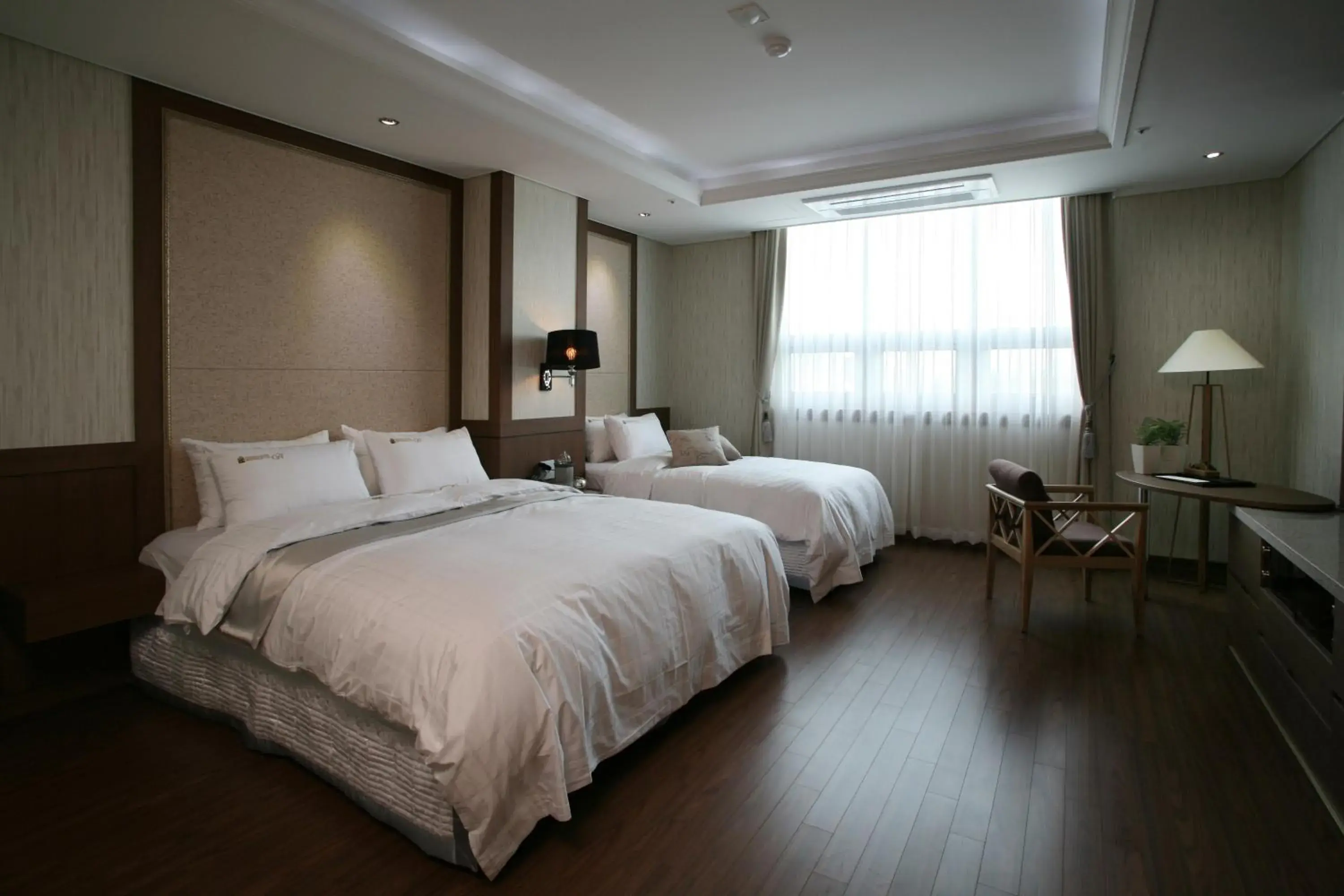 Bedroom in Benikea Hotel Yeosu