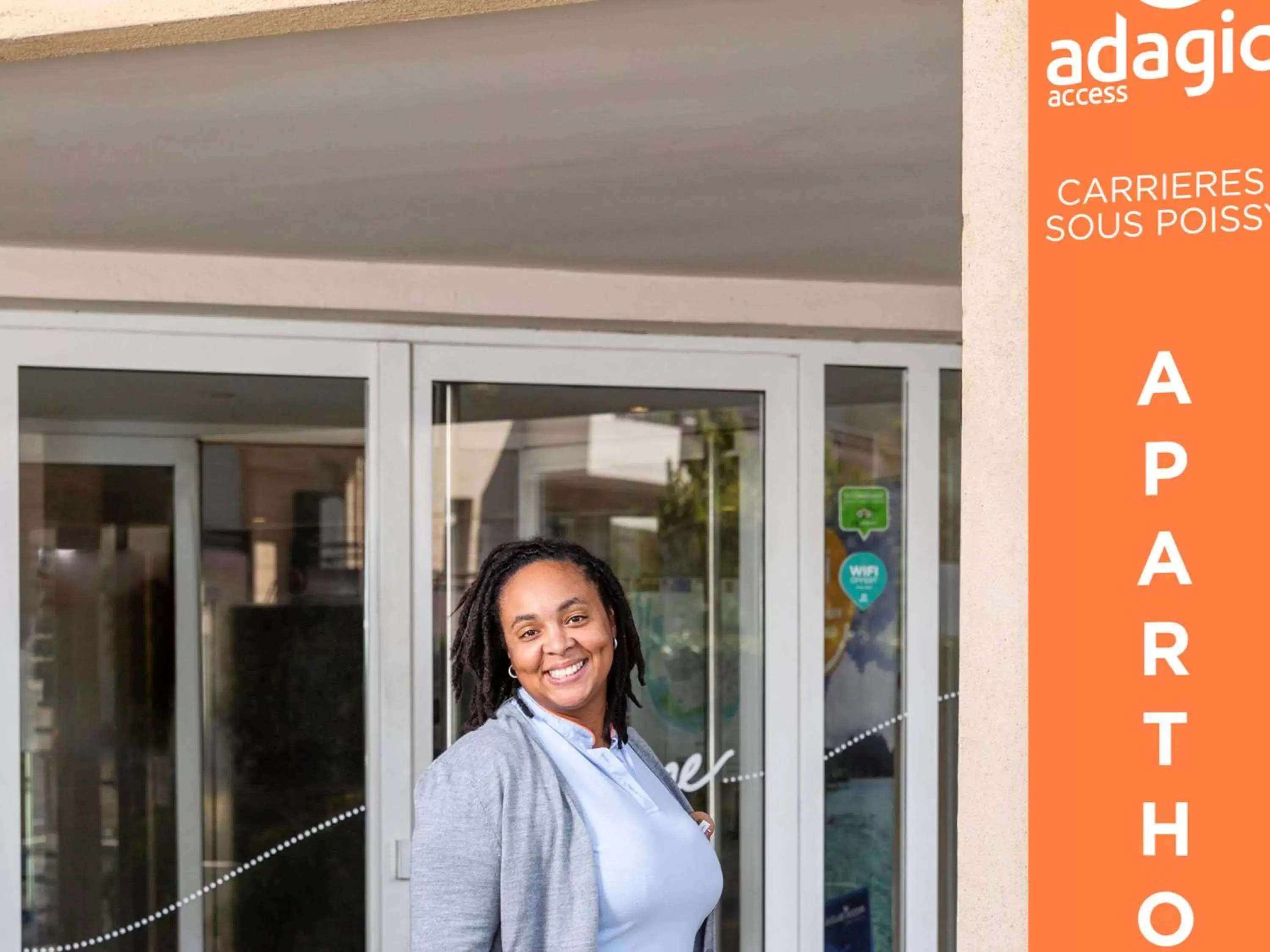 Property building in Aparthotel Adagio Access Carrières Sous Poissy Property building in Aparthotel Adagio Access Carrières Sous Poissy