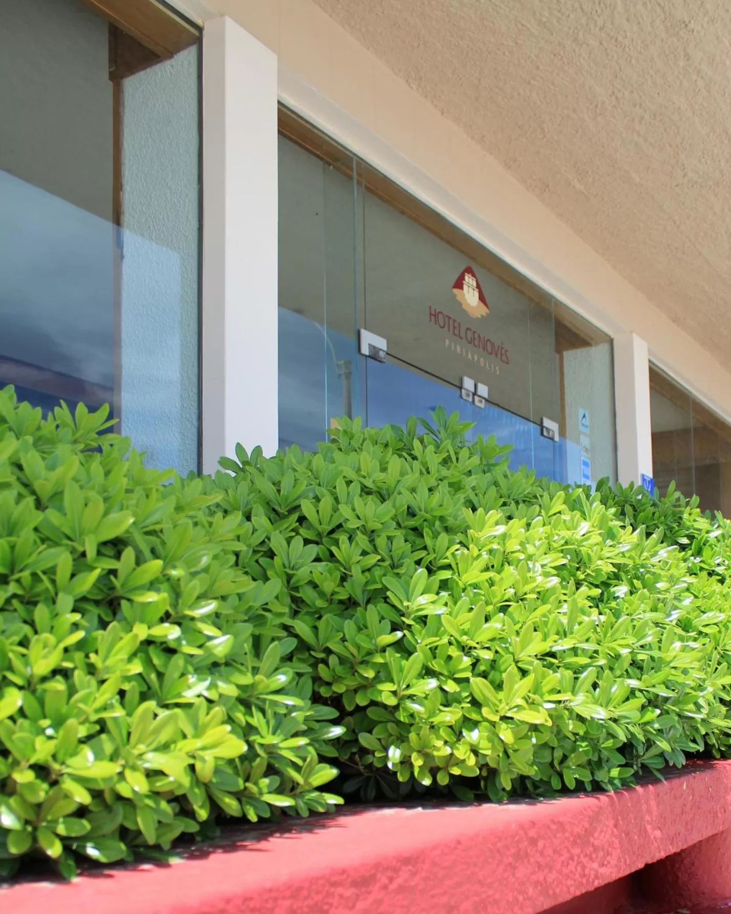Facade/entrance in Hotel Genoves