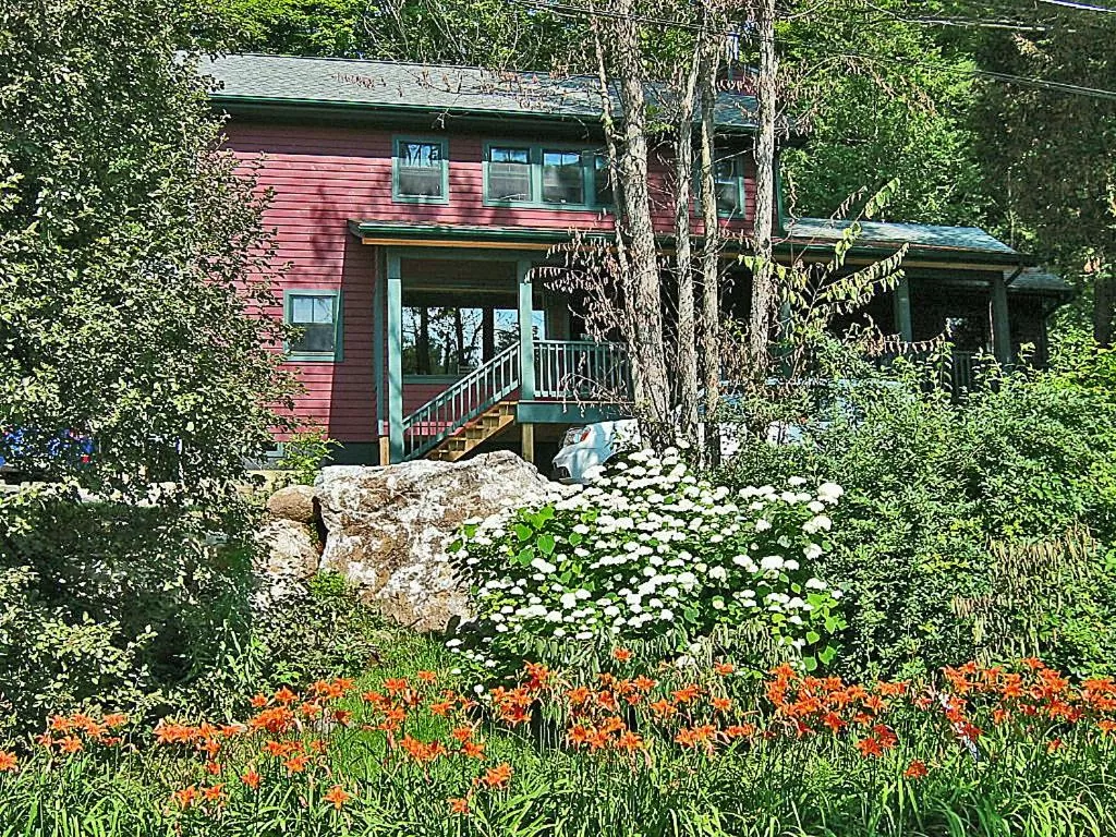 Property Building in Trails End Inn