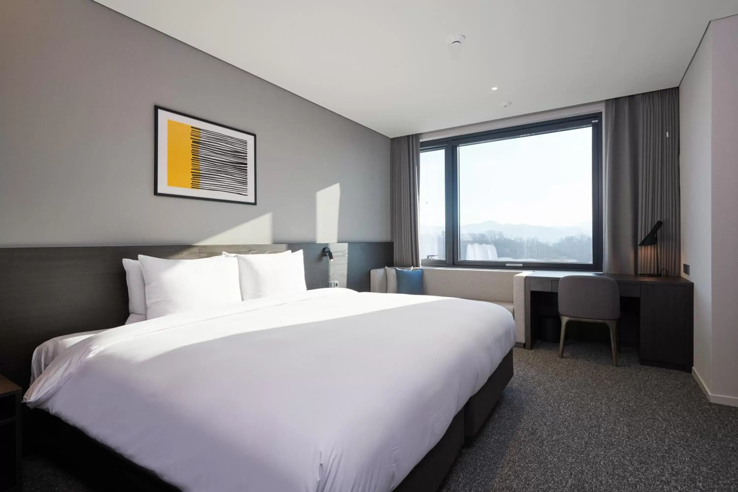 Photo of the whole room, Bed in Nine Tree Premier Hotel Seoul Pangyo