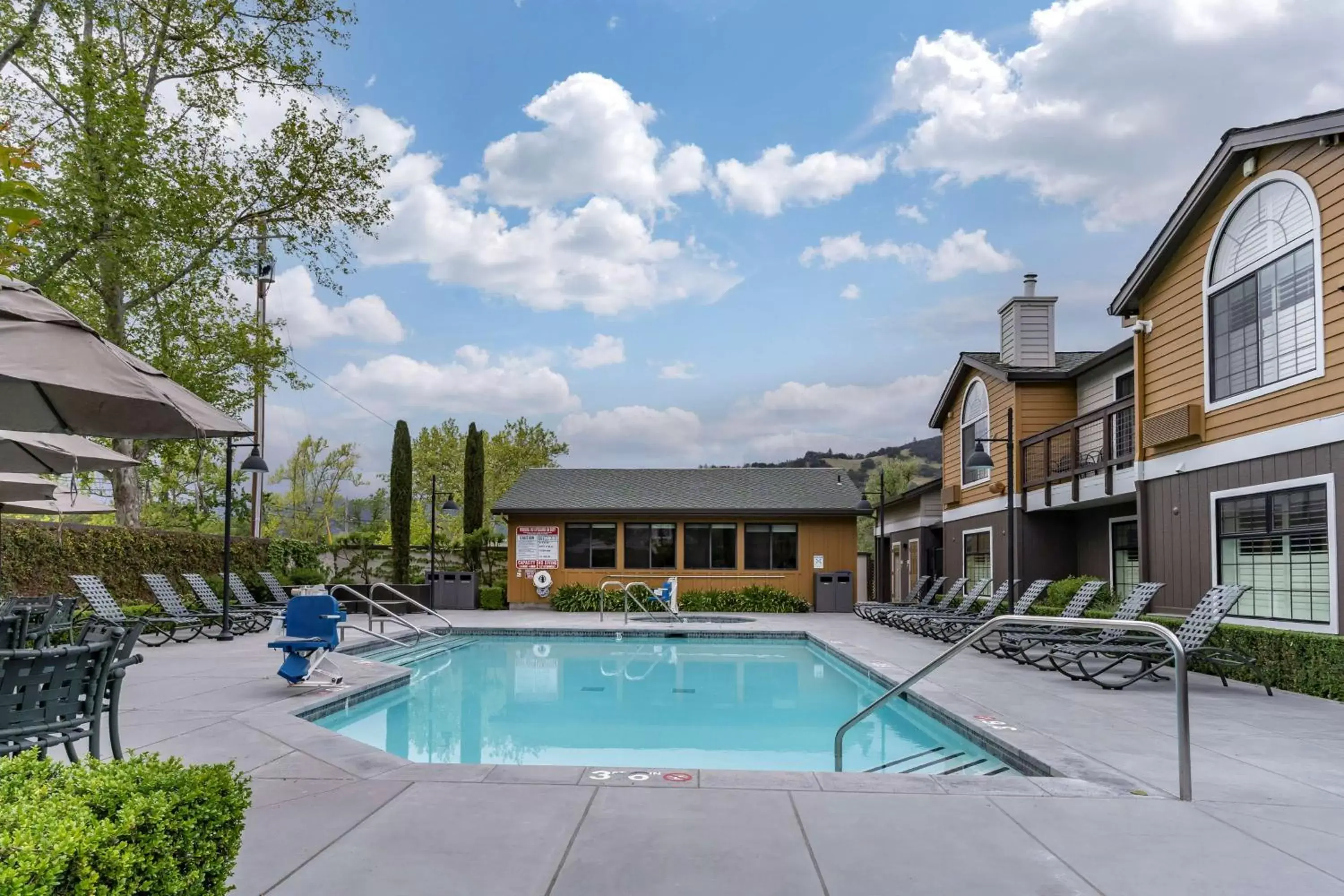 Swimming Pool in Best Western Plus Stevenson Manor