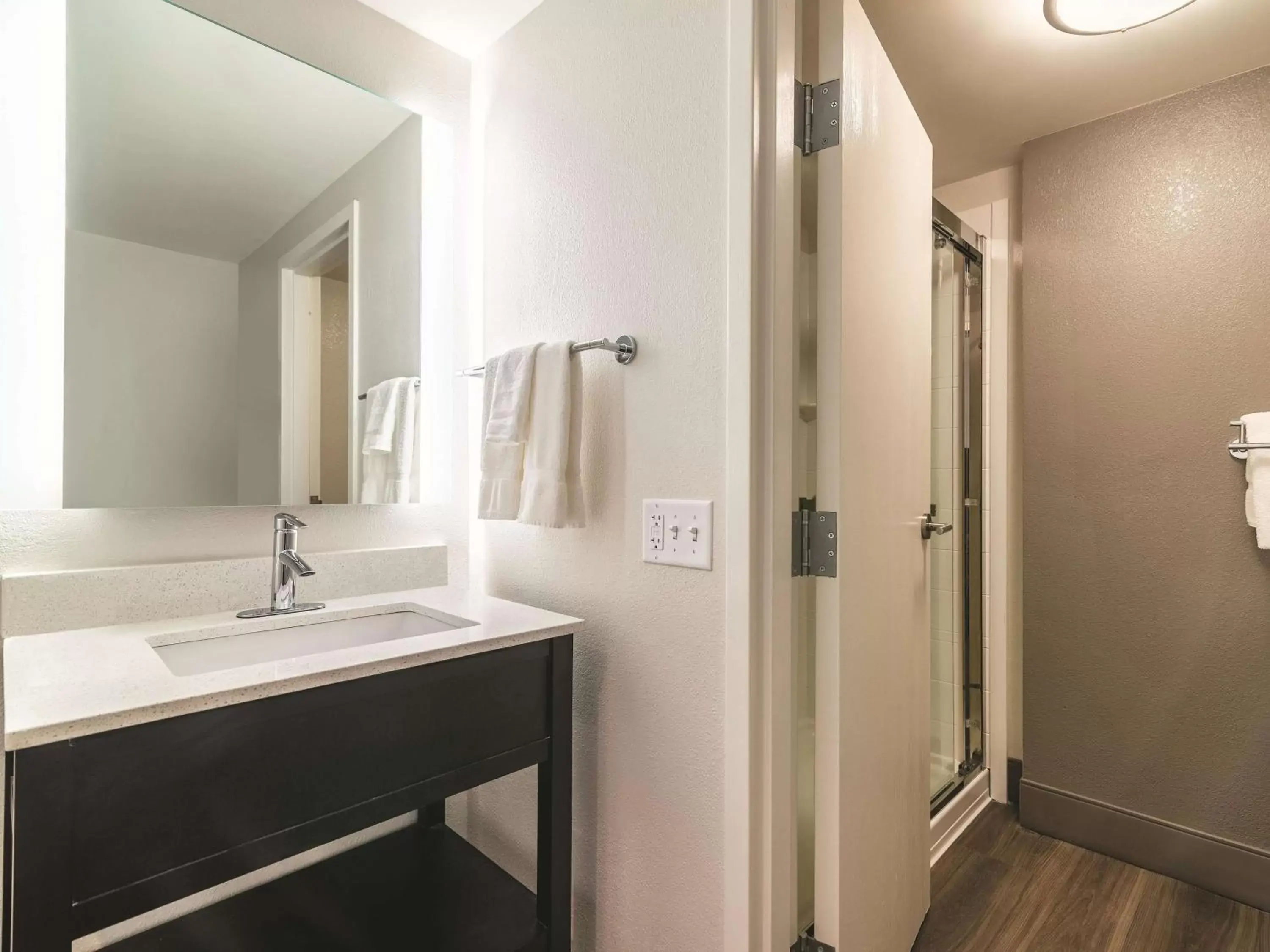 Photo of the whole room, Bathroom in La Quinta by Wyndham Salem NH