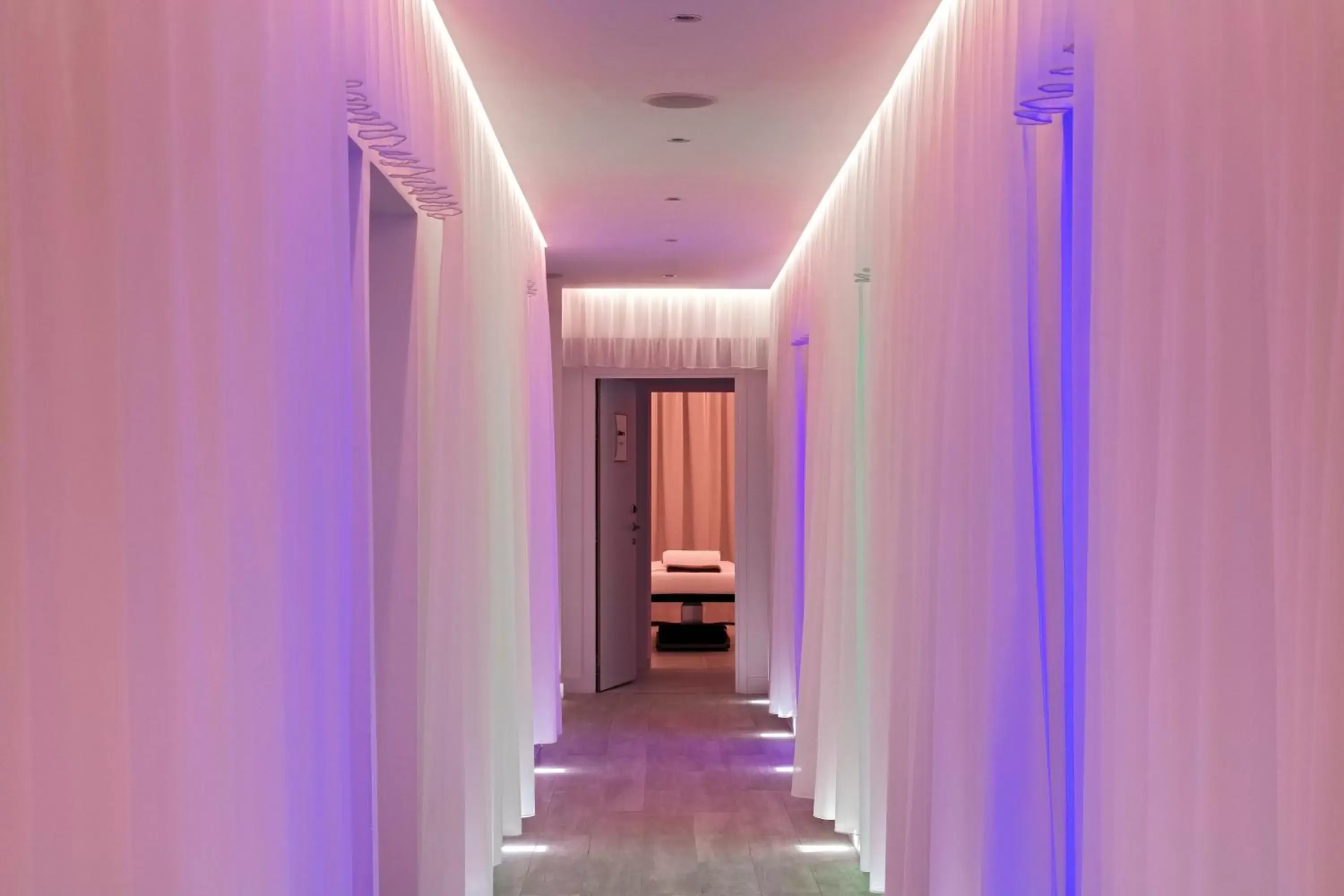 Spa and wellness centre/facilities in Hôtel Barrière Le Normandy