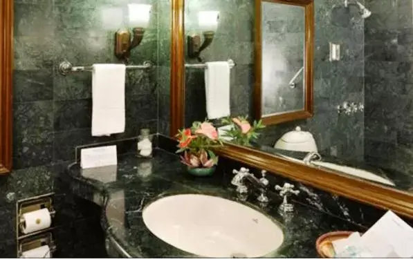 Bathroom in The Elgin Silver Oaks - Heritage Resort & Spa