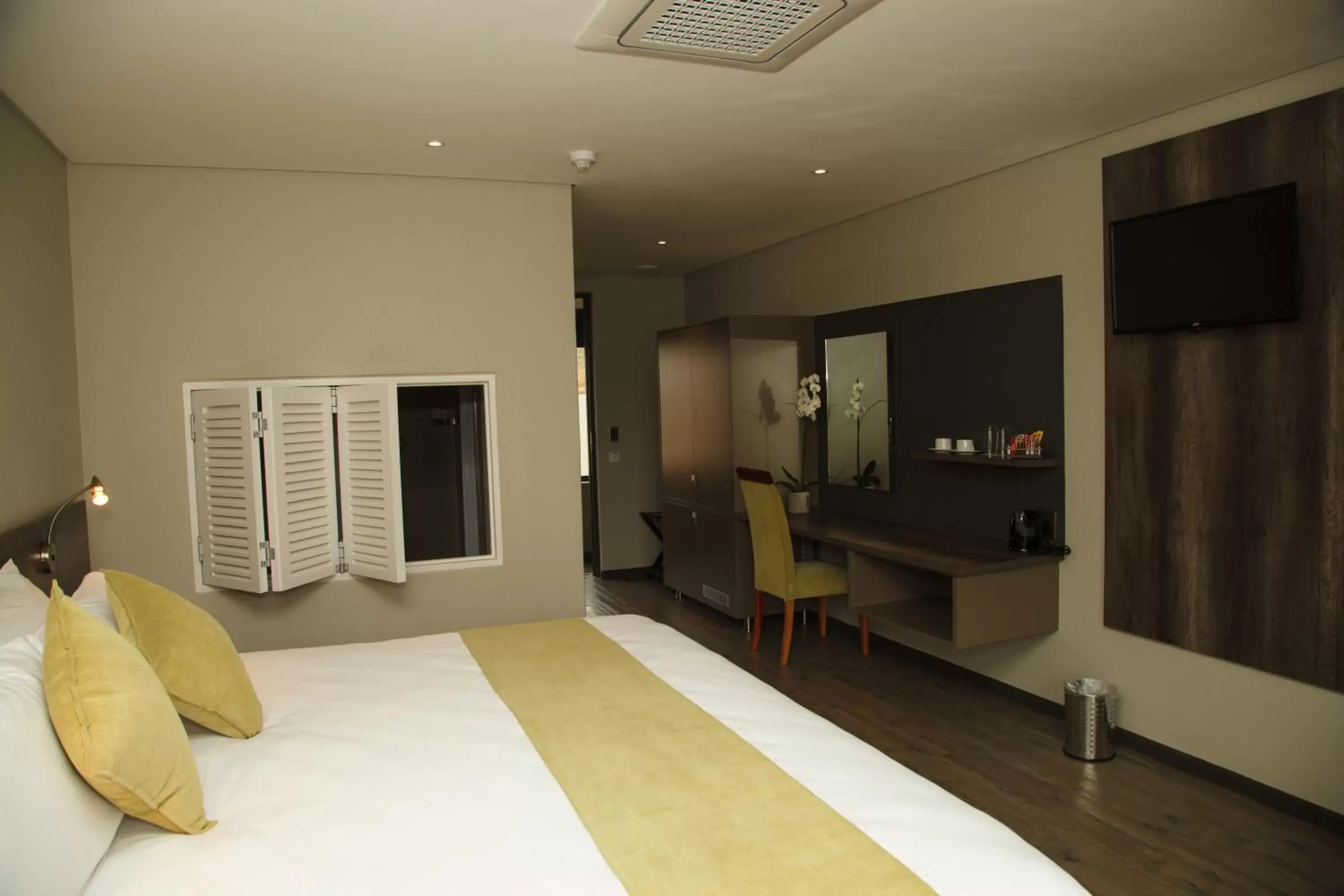 Bedroom, TV/Entertainment Center in ANEW Resort Vulintaba Newcastle