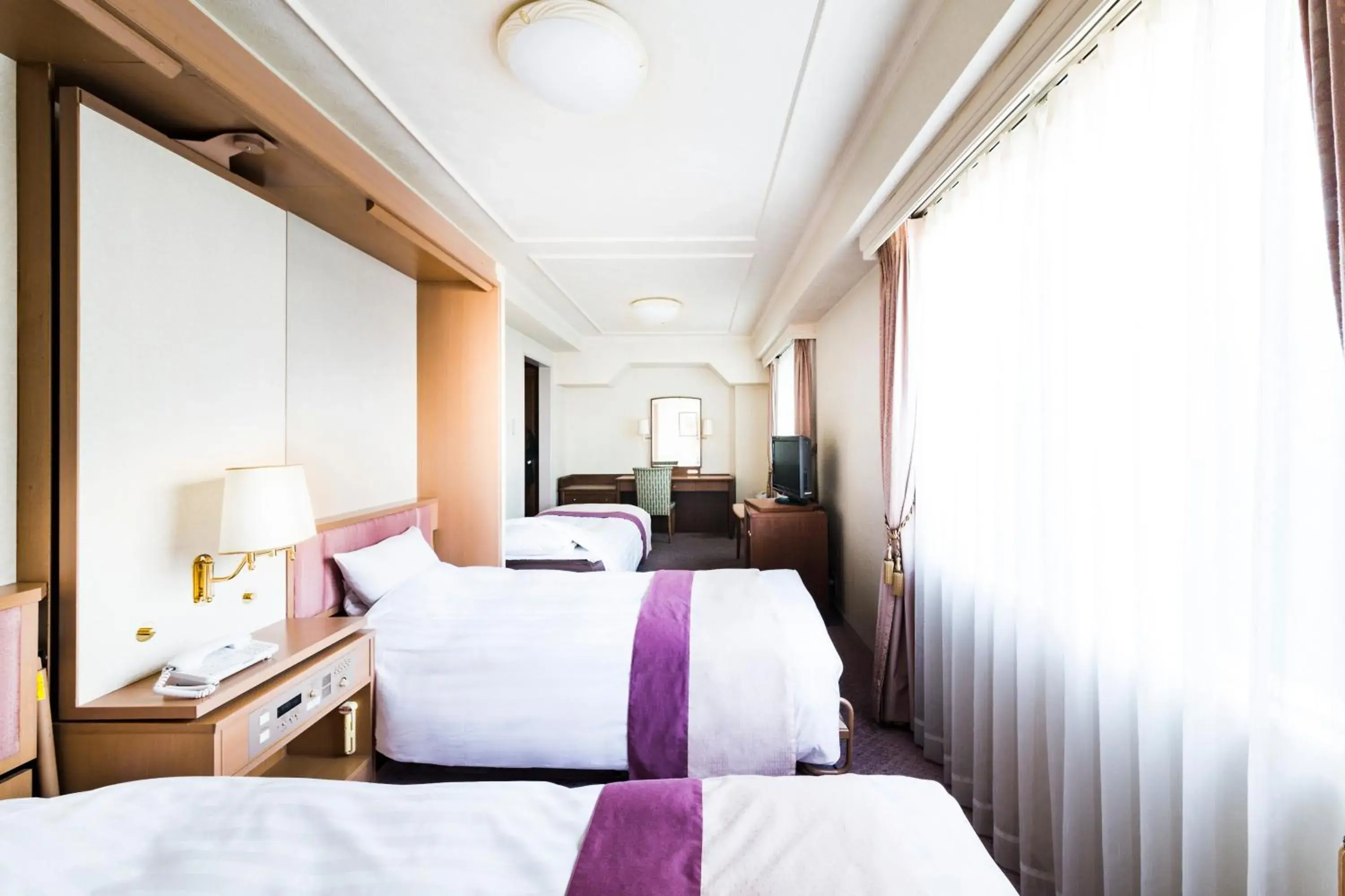 Photo of the whole room, Bed in Senri Hankyu Hotel Osaka Photo of the whole room, Bed in Senri Hankyu Hotel Osaka