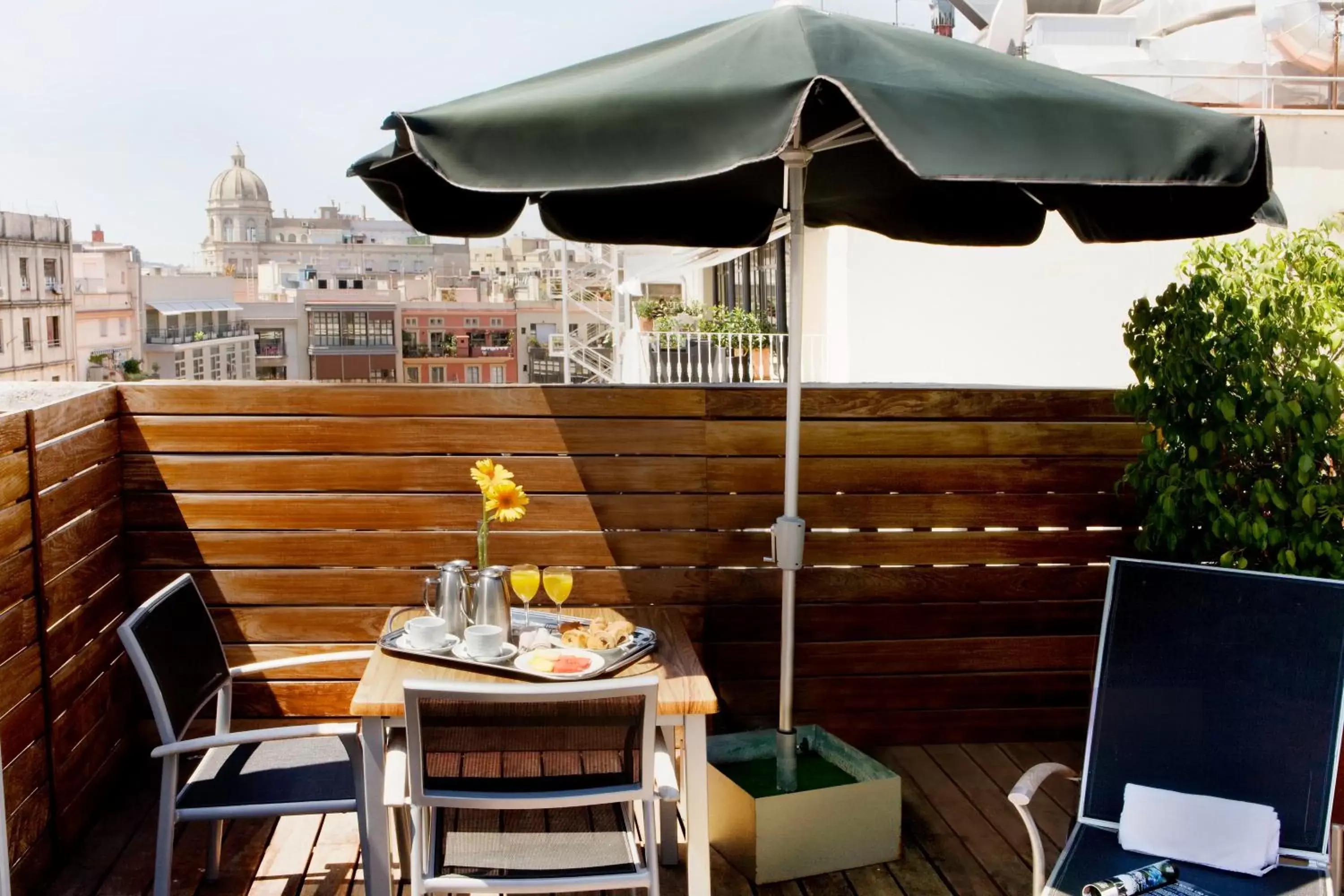 Balcony/Terrace, Restaurant/Places to Eat in Boutique Hotel H10 Catalunya Plaza