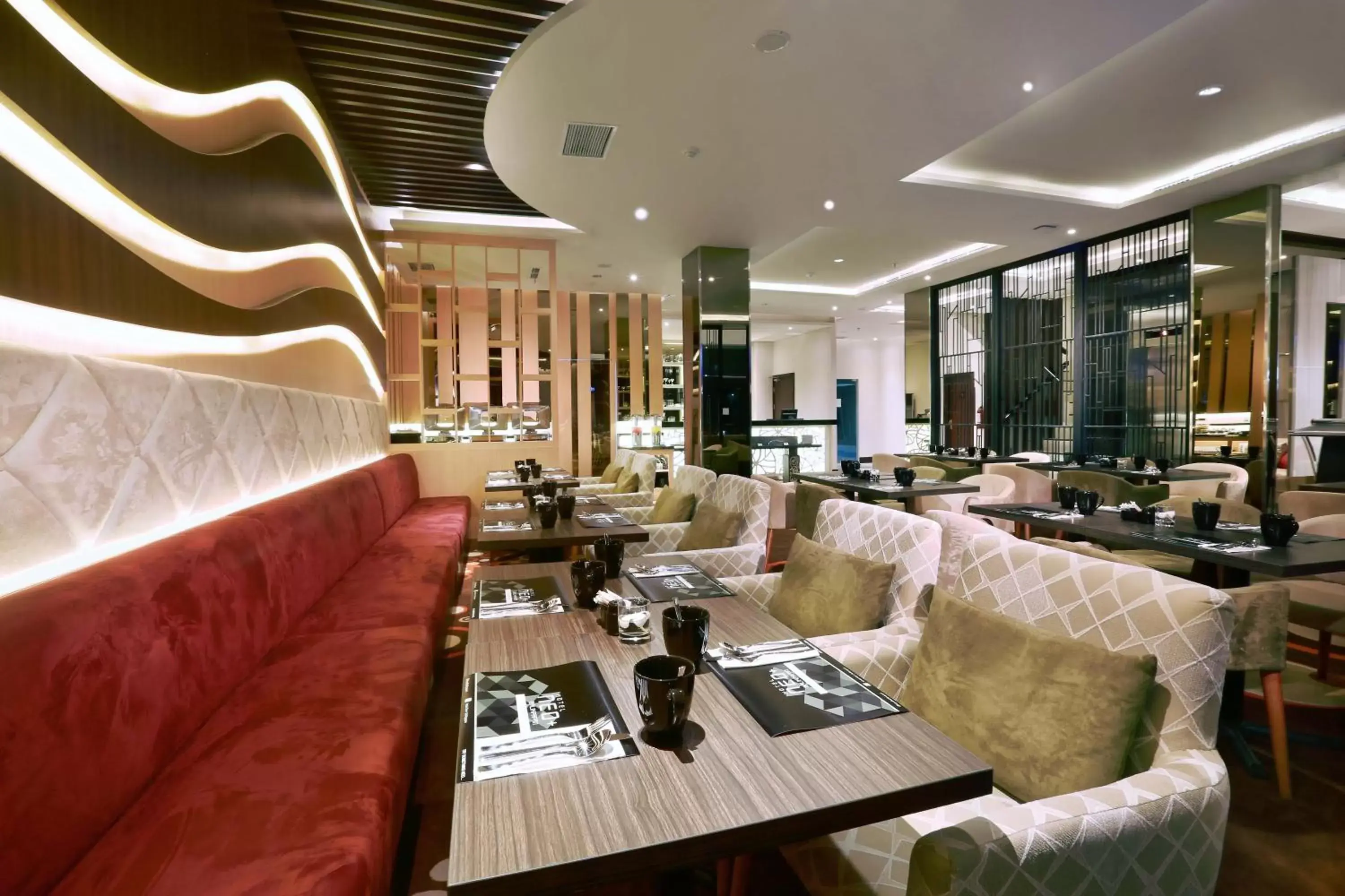 Area and facilities, Lounge/Bar in Hotel Neo+ Balikpapan by ASTON